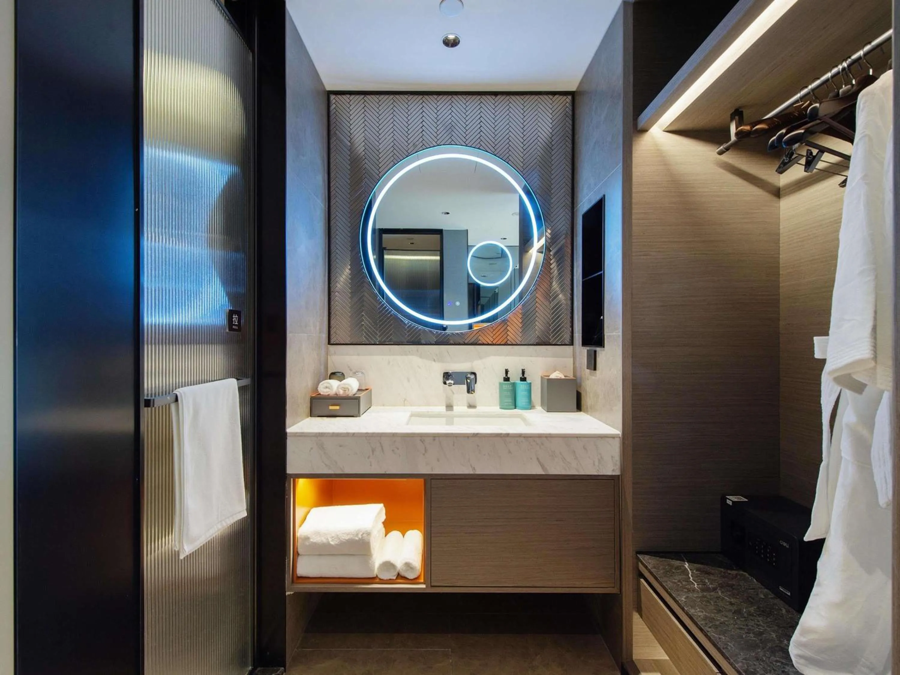 Bedroom, Bed in Novotel Shanghai Lingang