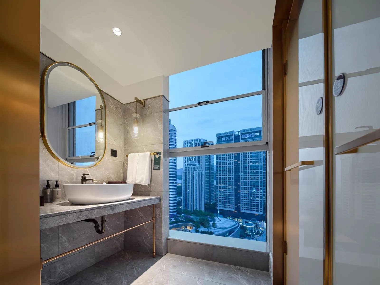 Photo of the whole room in Mercure Hefei City Hall Square