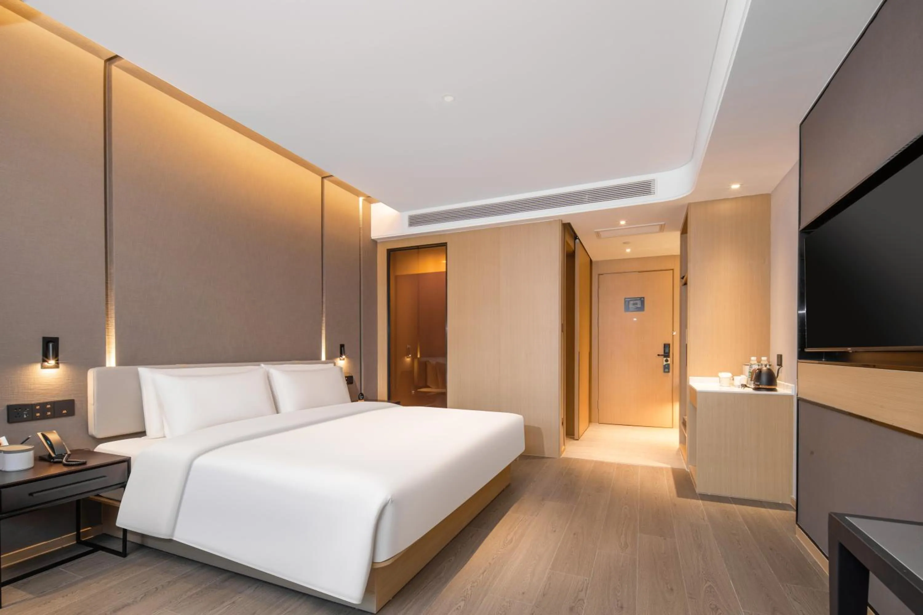 Photo of the whole room, Bed in Mercure Nanjing Sun Yat-sen Mausoleum