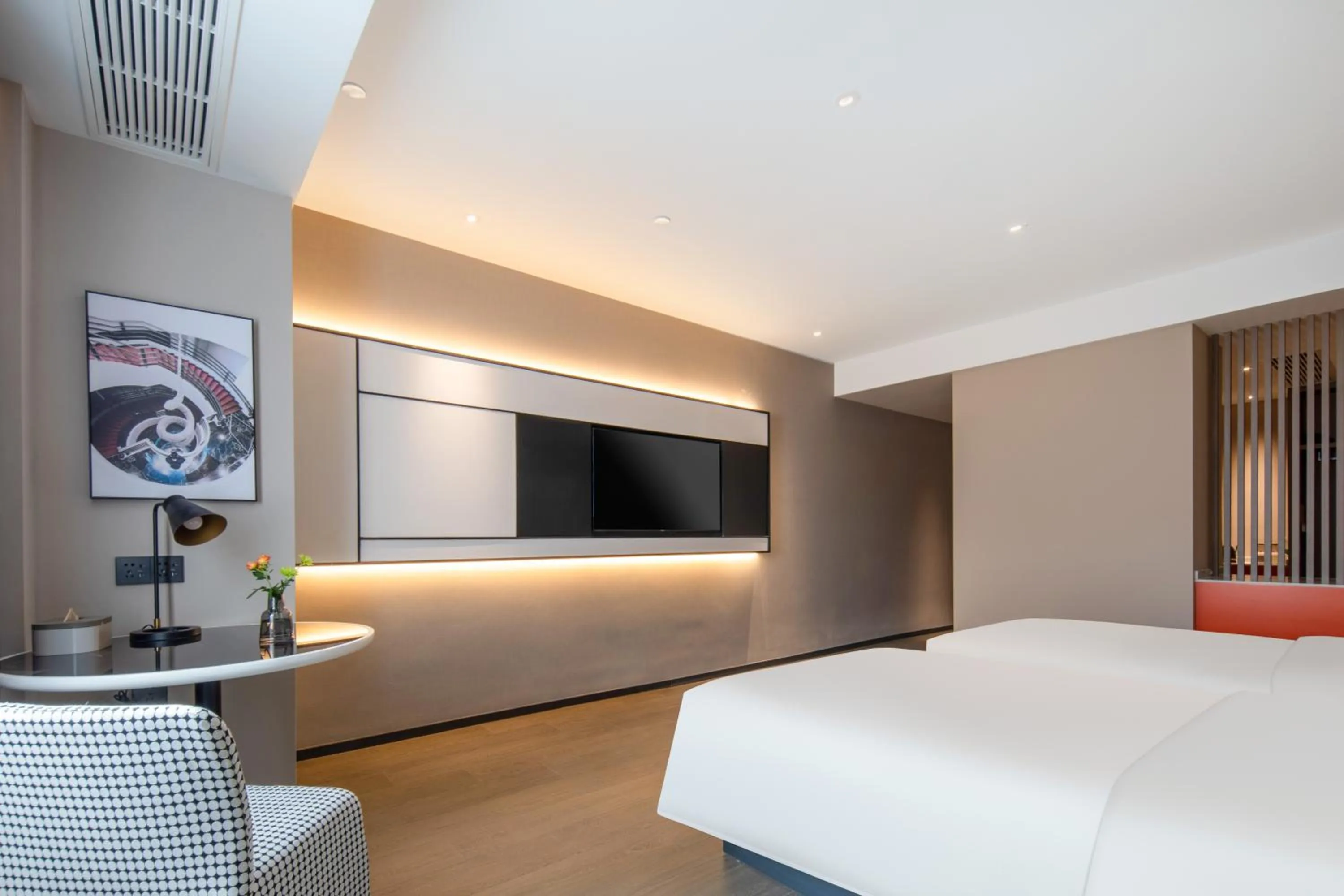 Photo of the whole room, Bed in Mercure Nanjing Sun Yat-sen Mausoleum