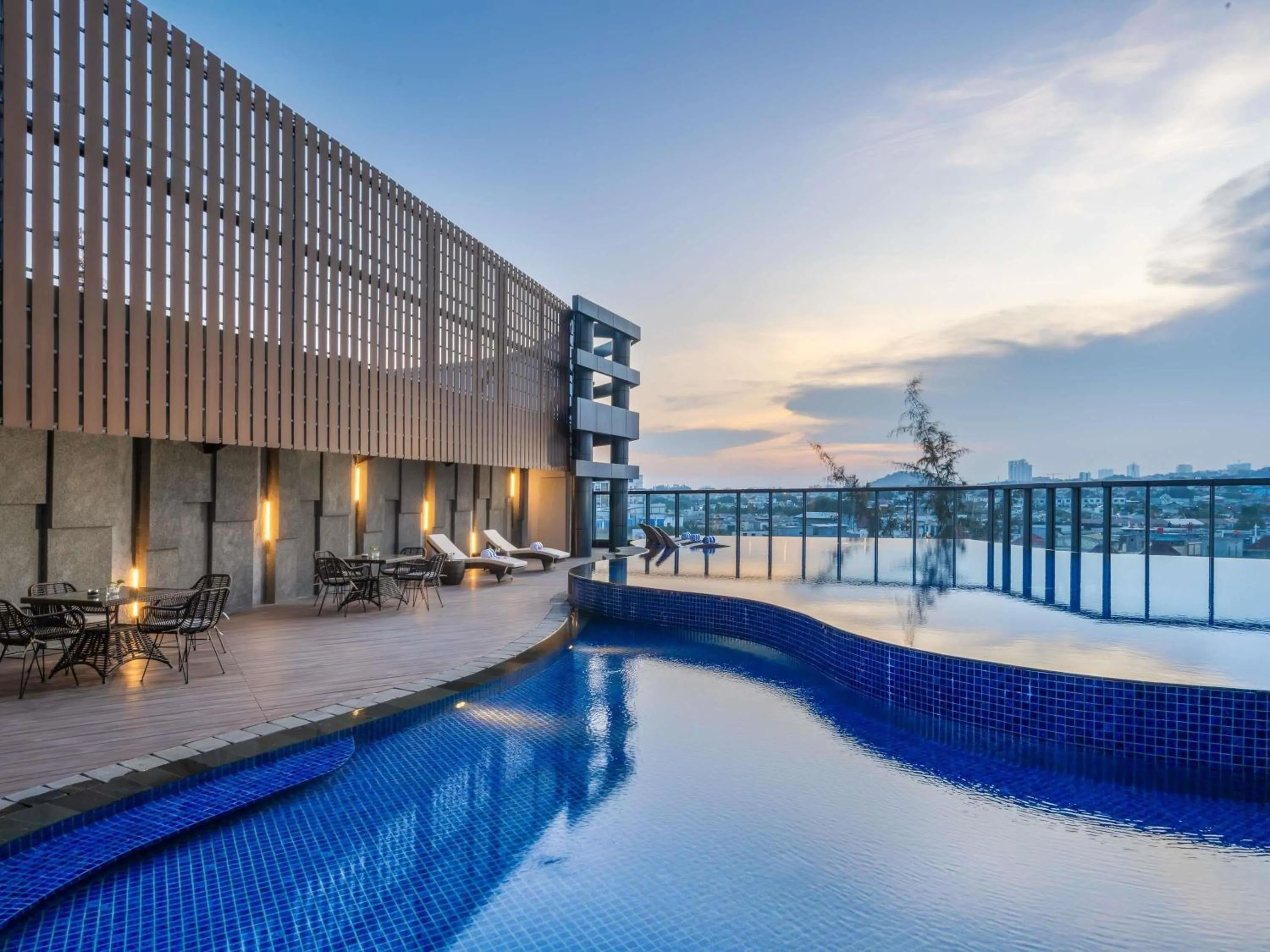 Property building in Grand Mercure Batam Centre