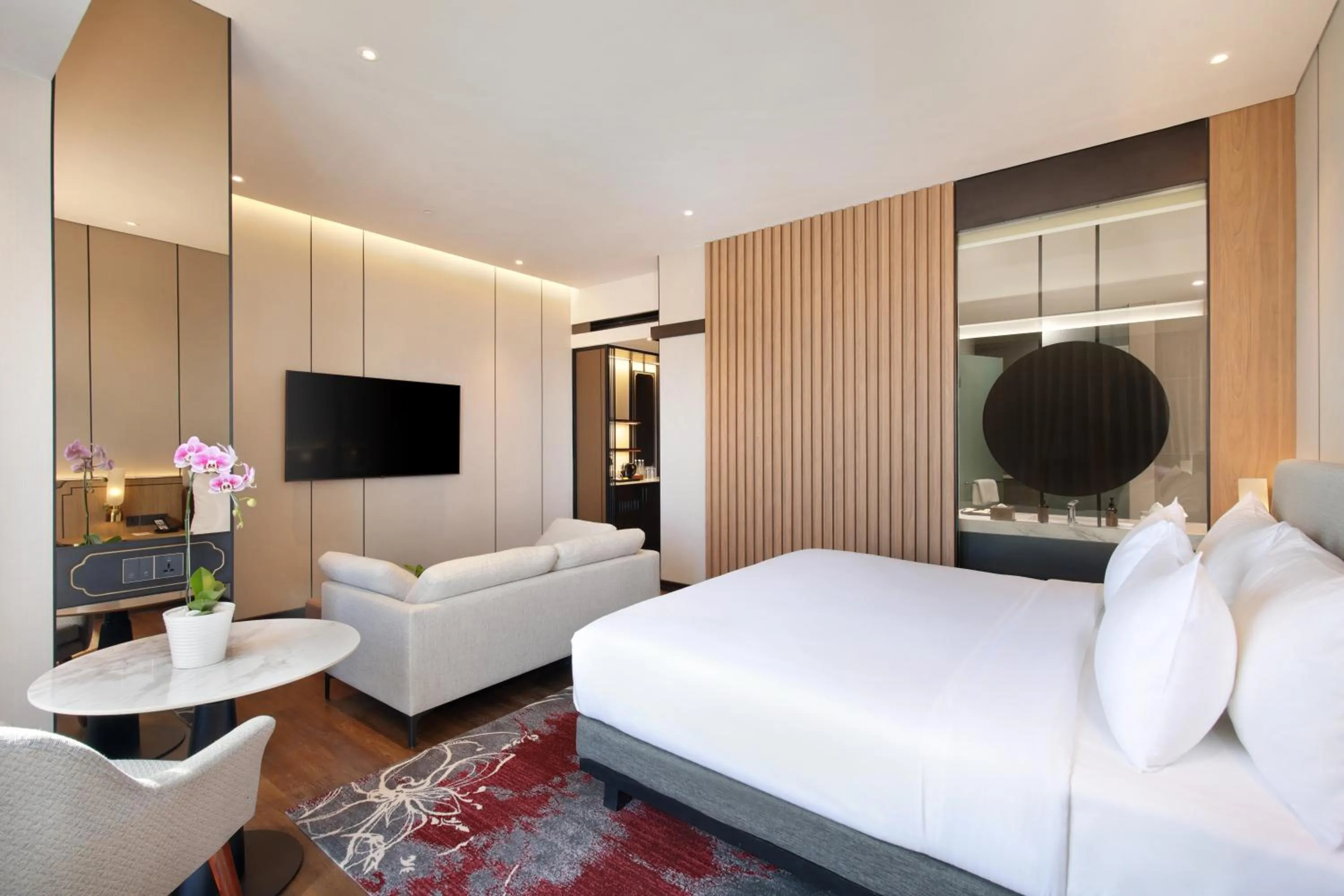 Bedroom, Bed in Grand Mercure Batam Centre