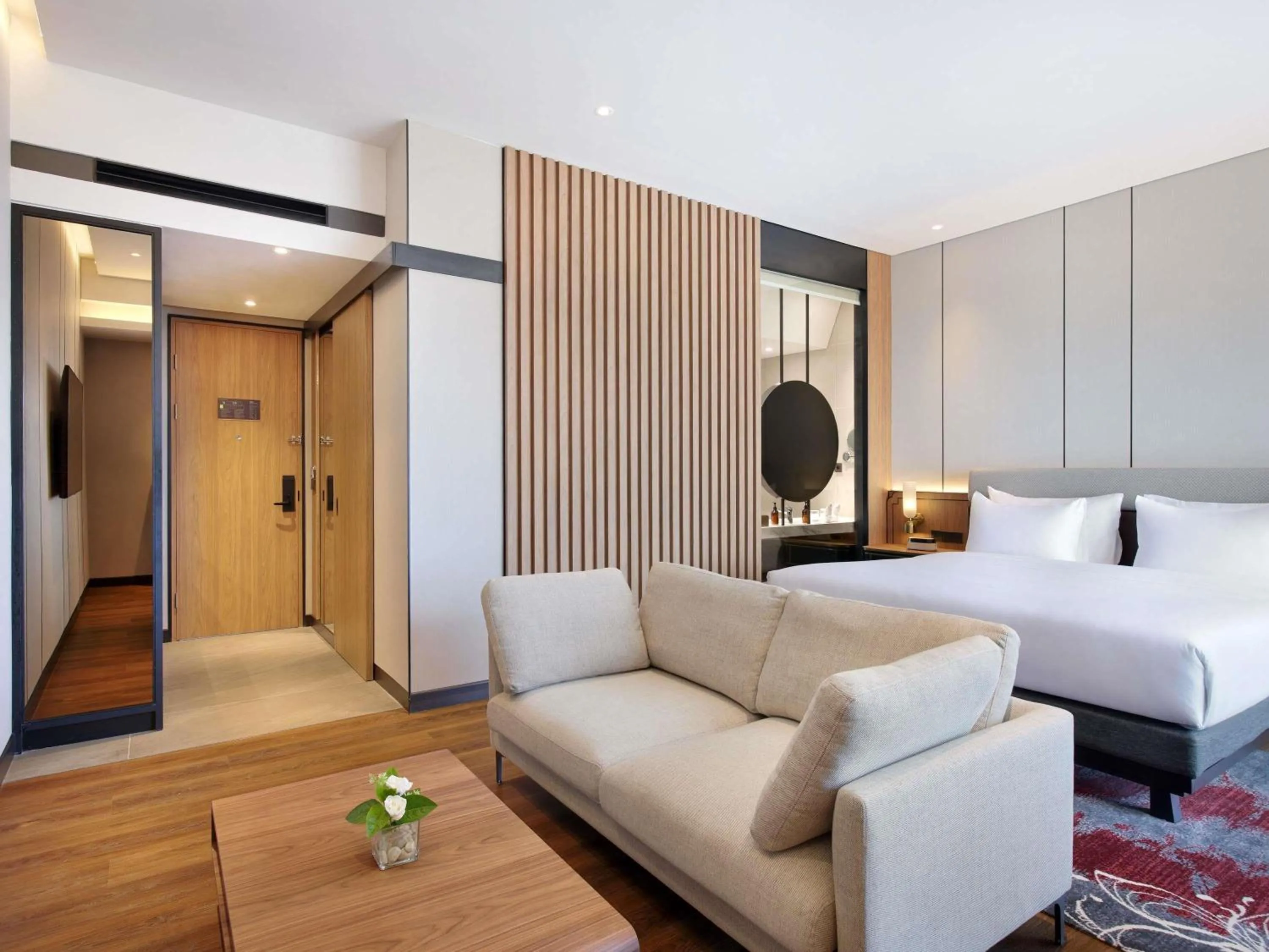 Bedroom, Bed in Grand Mercure Batam Centre