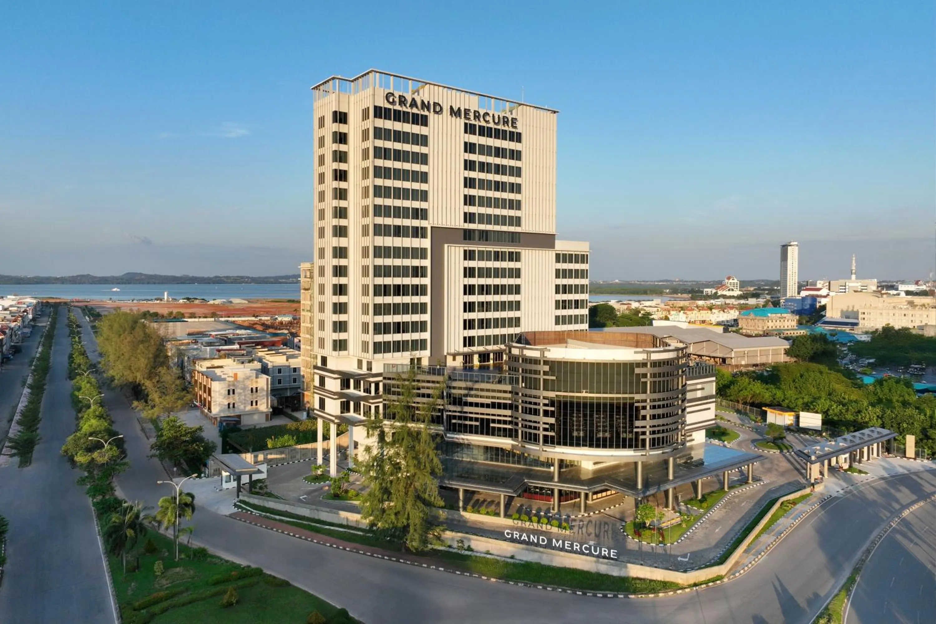 Property building in Grand Mercure Batam Centre