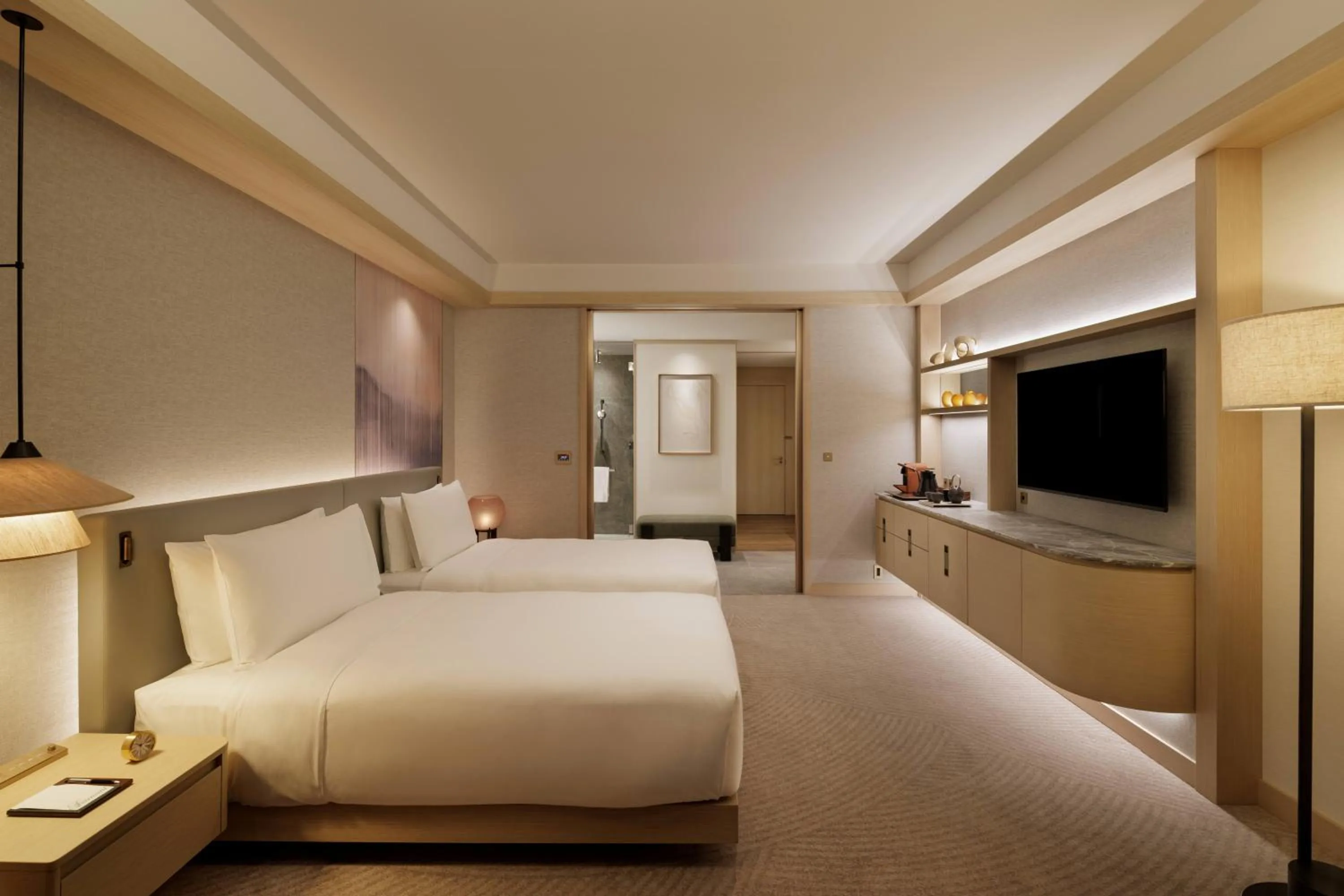 Bedroom, Bed in Fairmont Tokyo