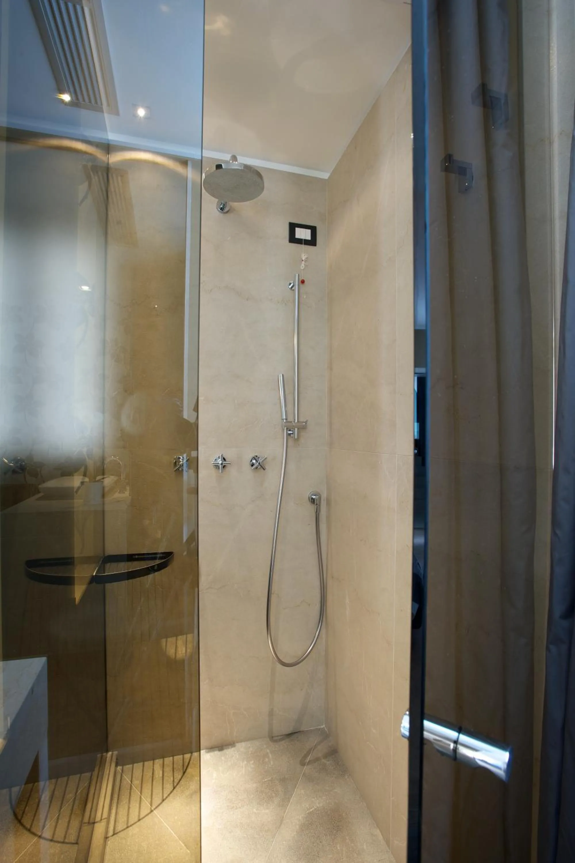 Bathroom in Fuori Porta House