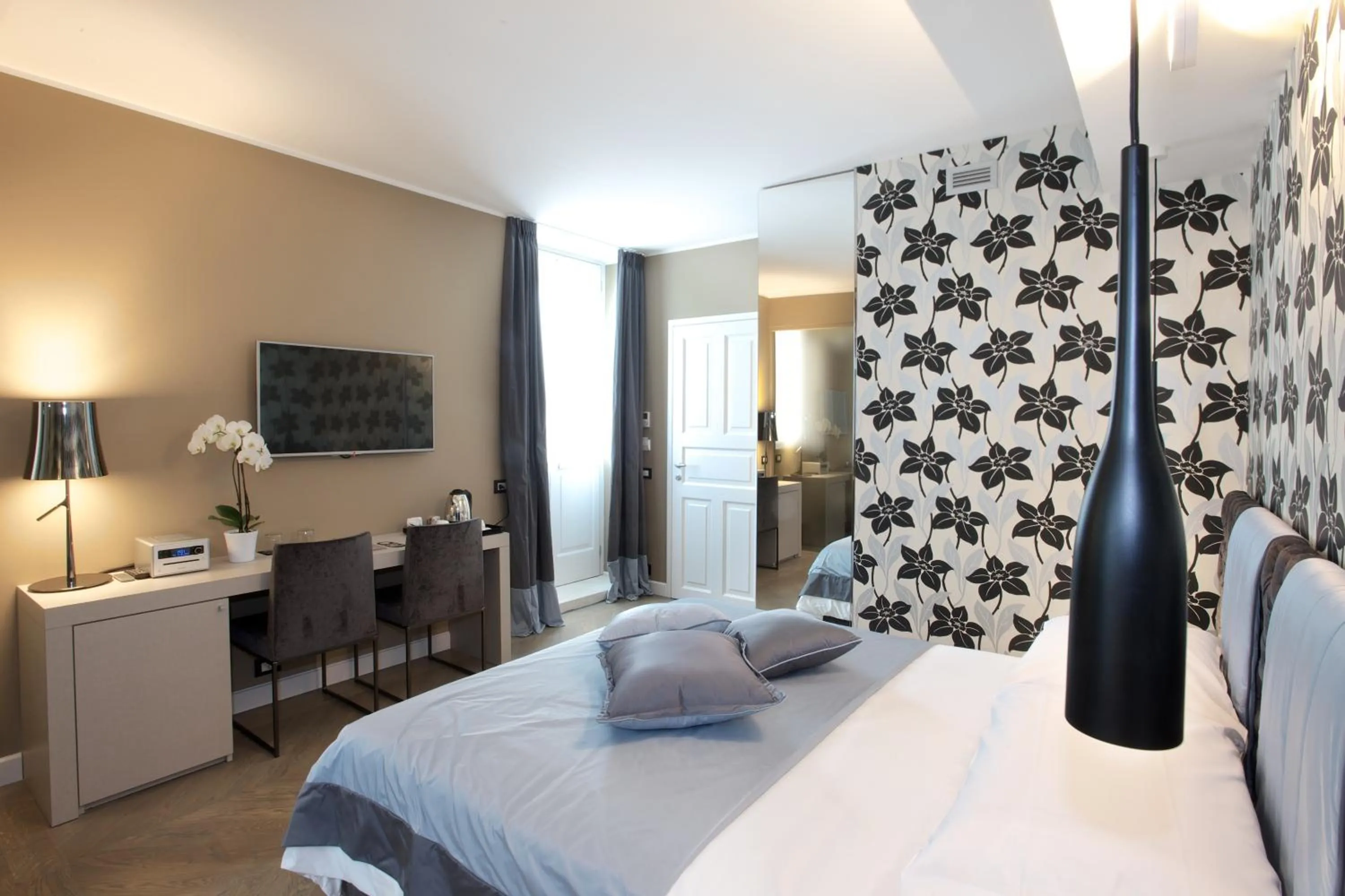 Photo of the whole room, Bed in Fuori Porta House