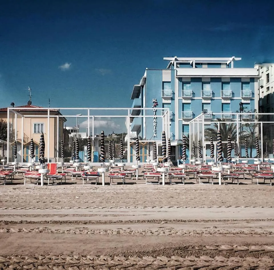 Facade/entrance in Hotel Dinarica