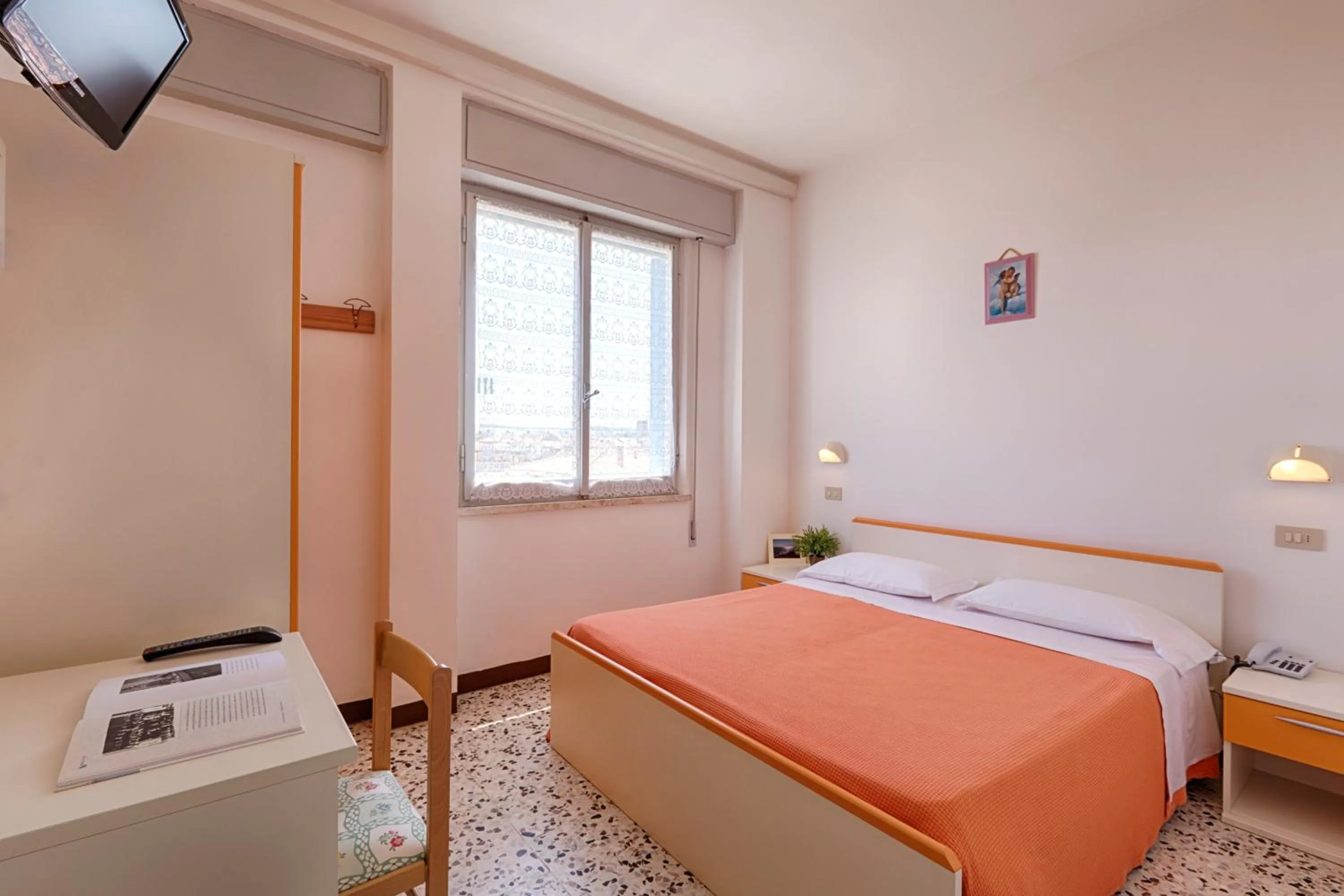 Photo of the whole room in Hotel Dinarica