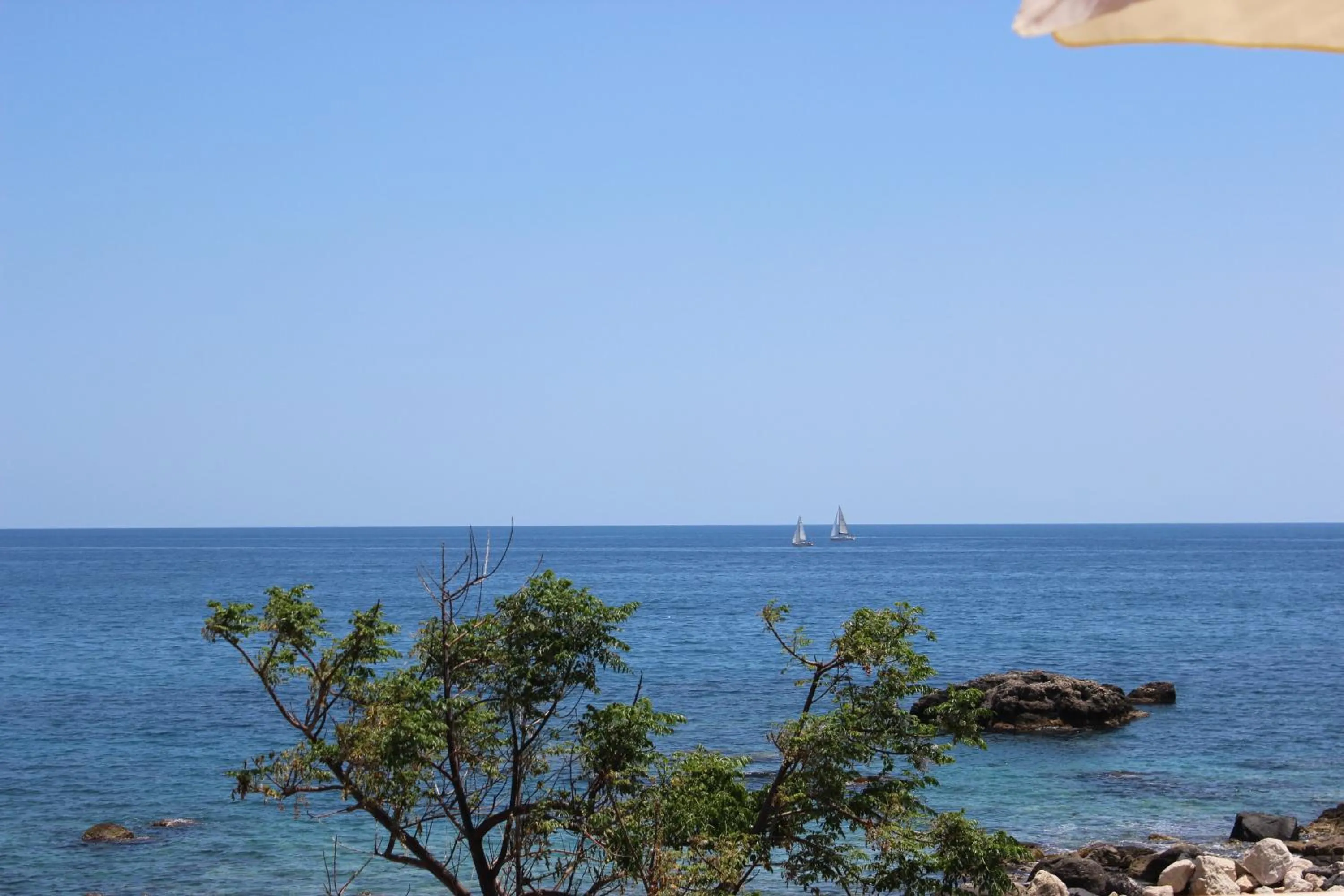 Sea view in B&B Villa Raineri