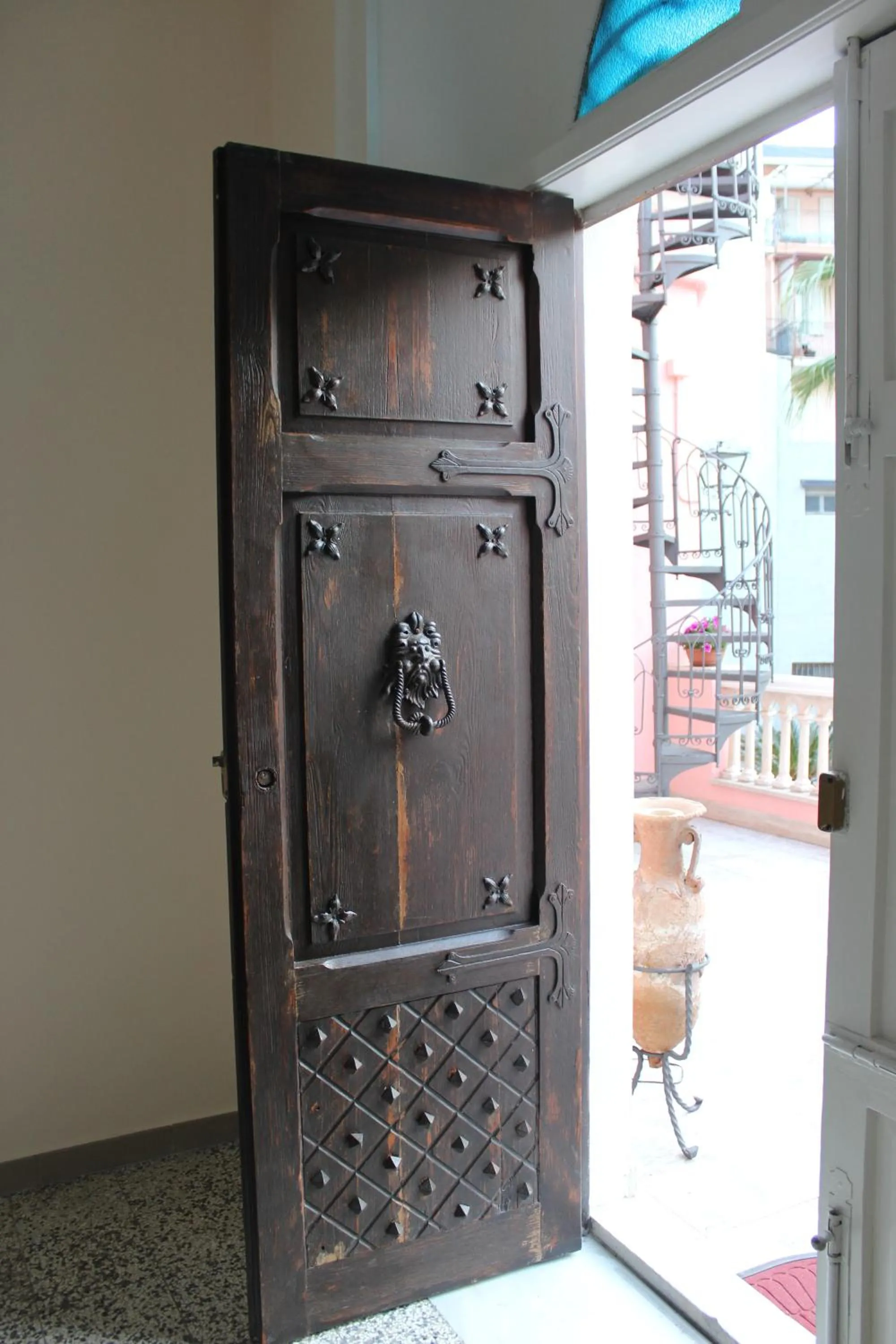 Decorative detail in B&B Villa Raineri