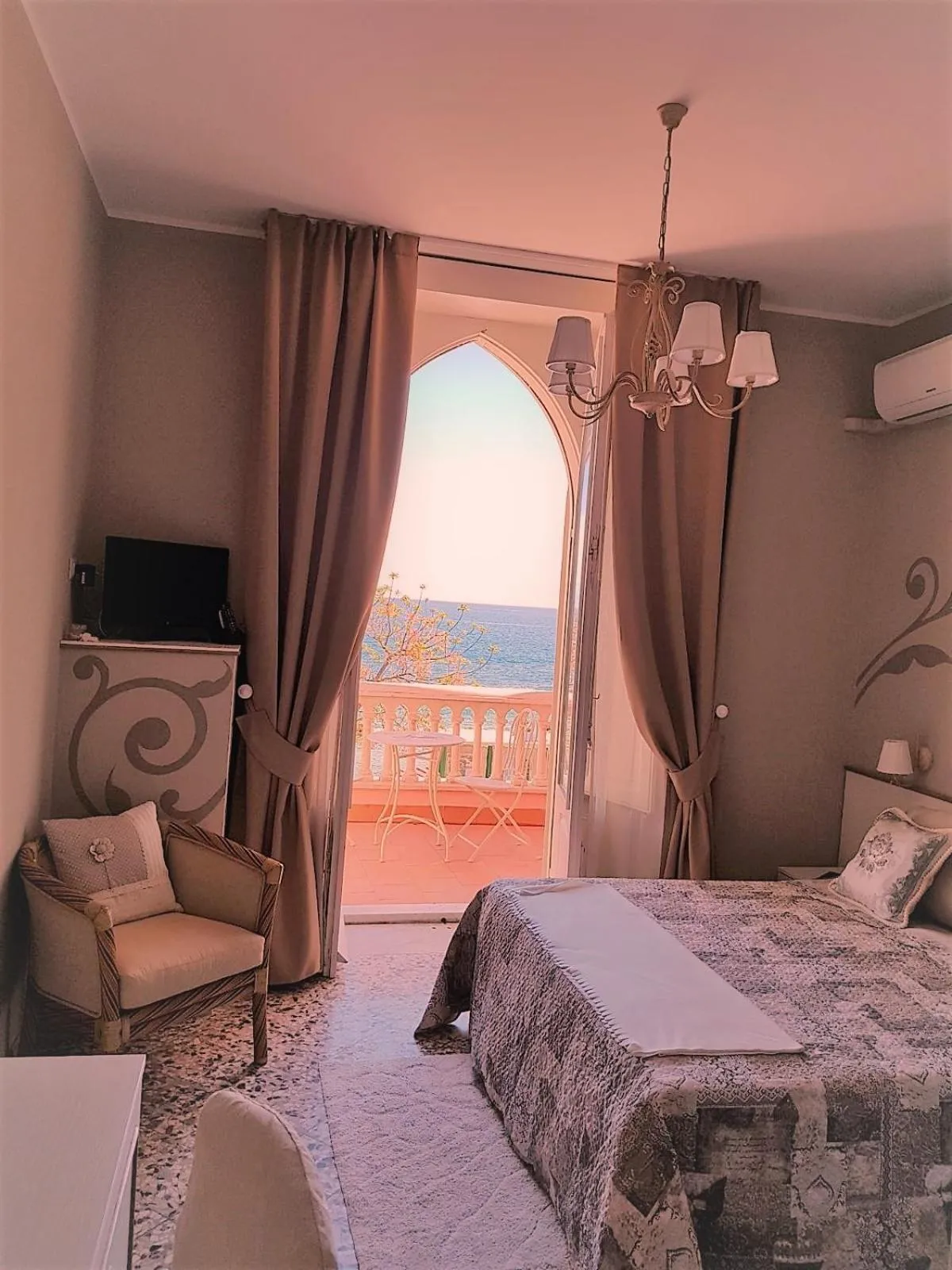 Photo of the whole room, Bed in B&B Villa Raineri