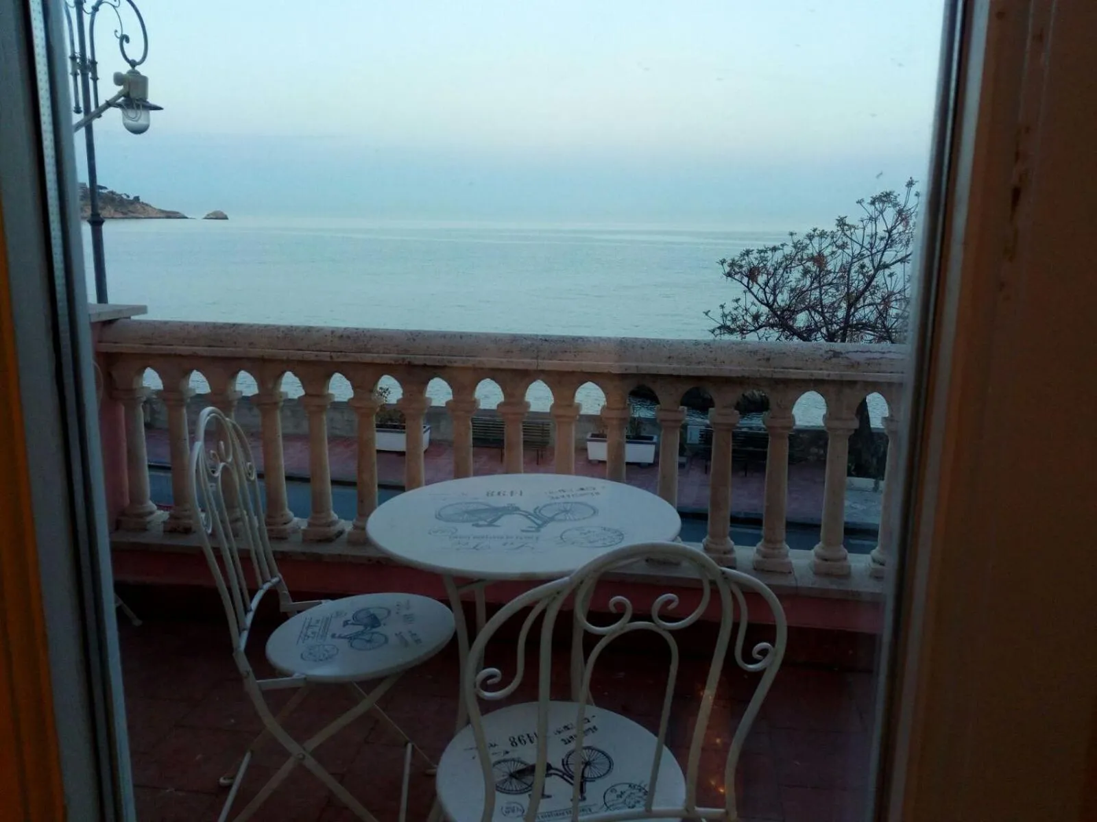 Sea view in B&B Villa Raineri