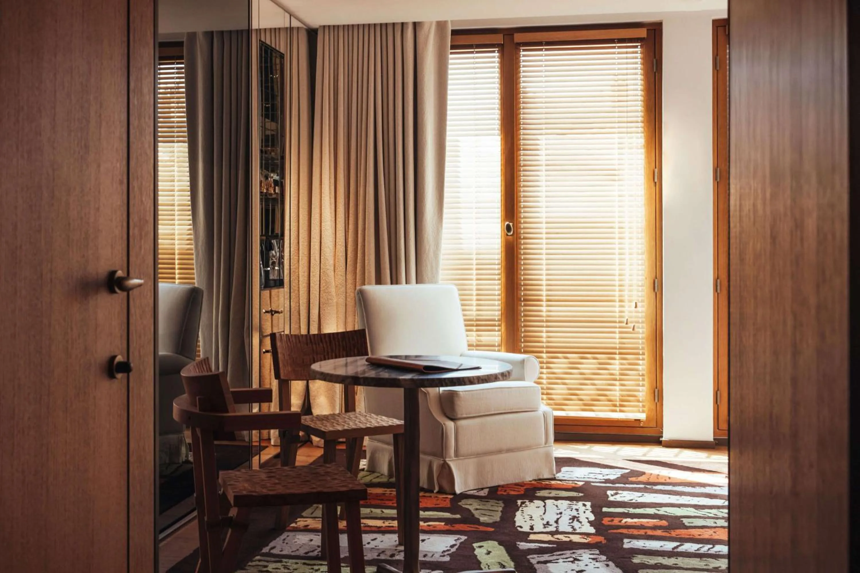 Living room in Hotel SAX Paris, LXR Hotels & Resorts