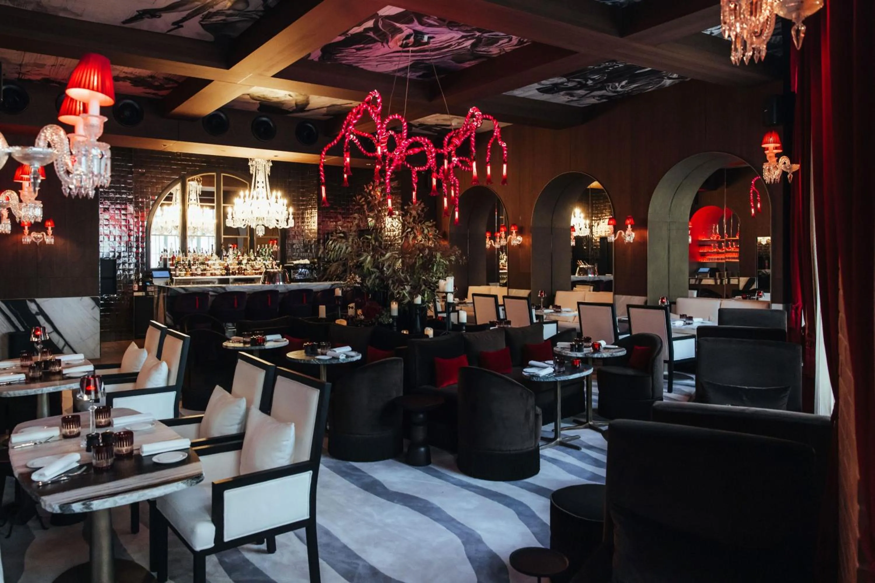 Restaurant/places to eat in Hotel SAX Paris, LXR Hotels & Resorts