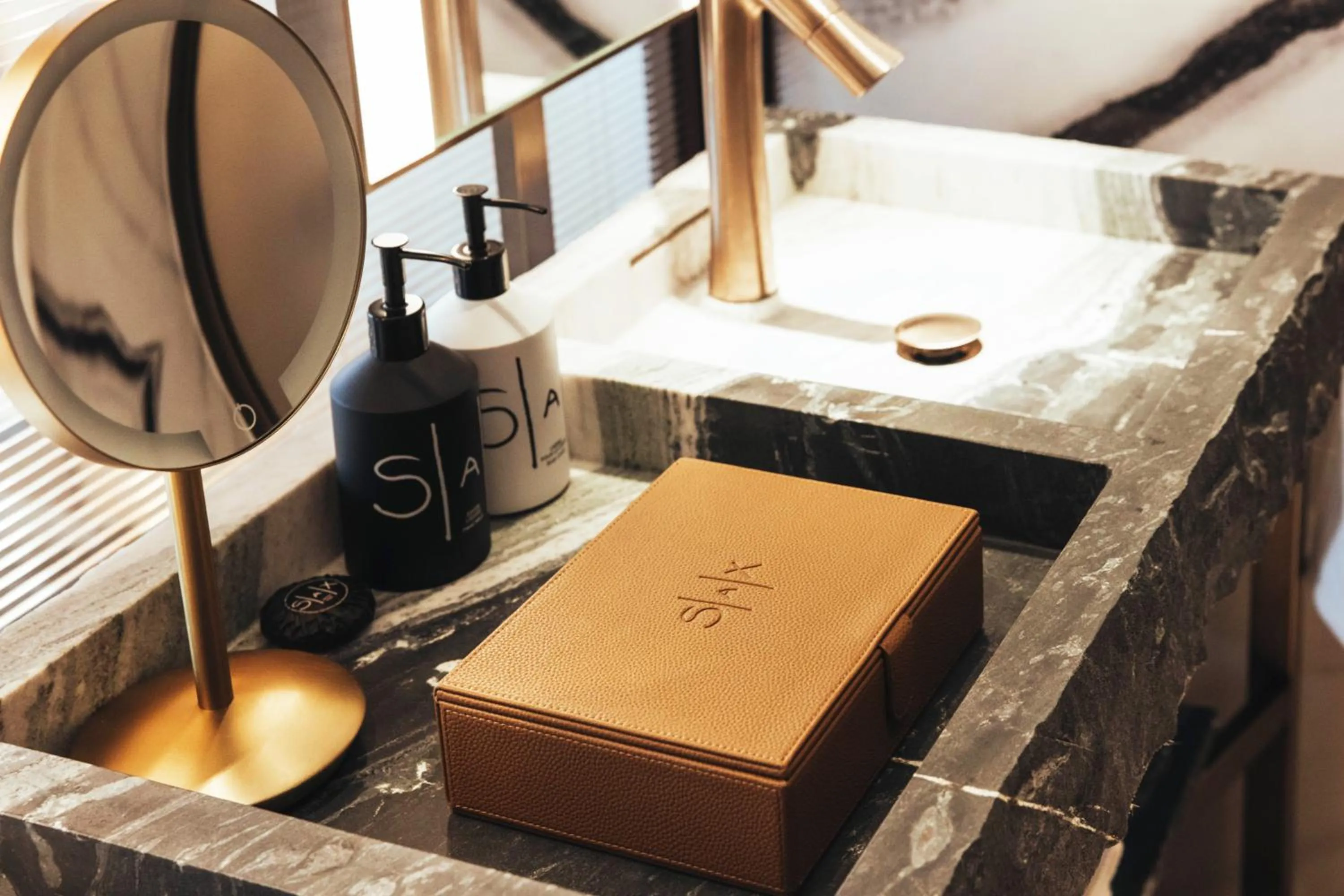 Bathroom in Hotel SAX Paris, LXR Hotels & Resorts