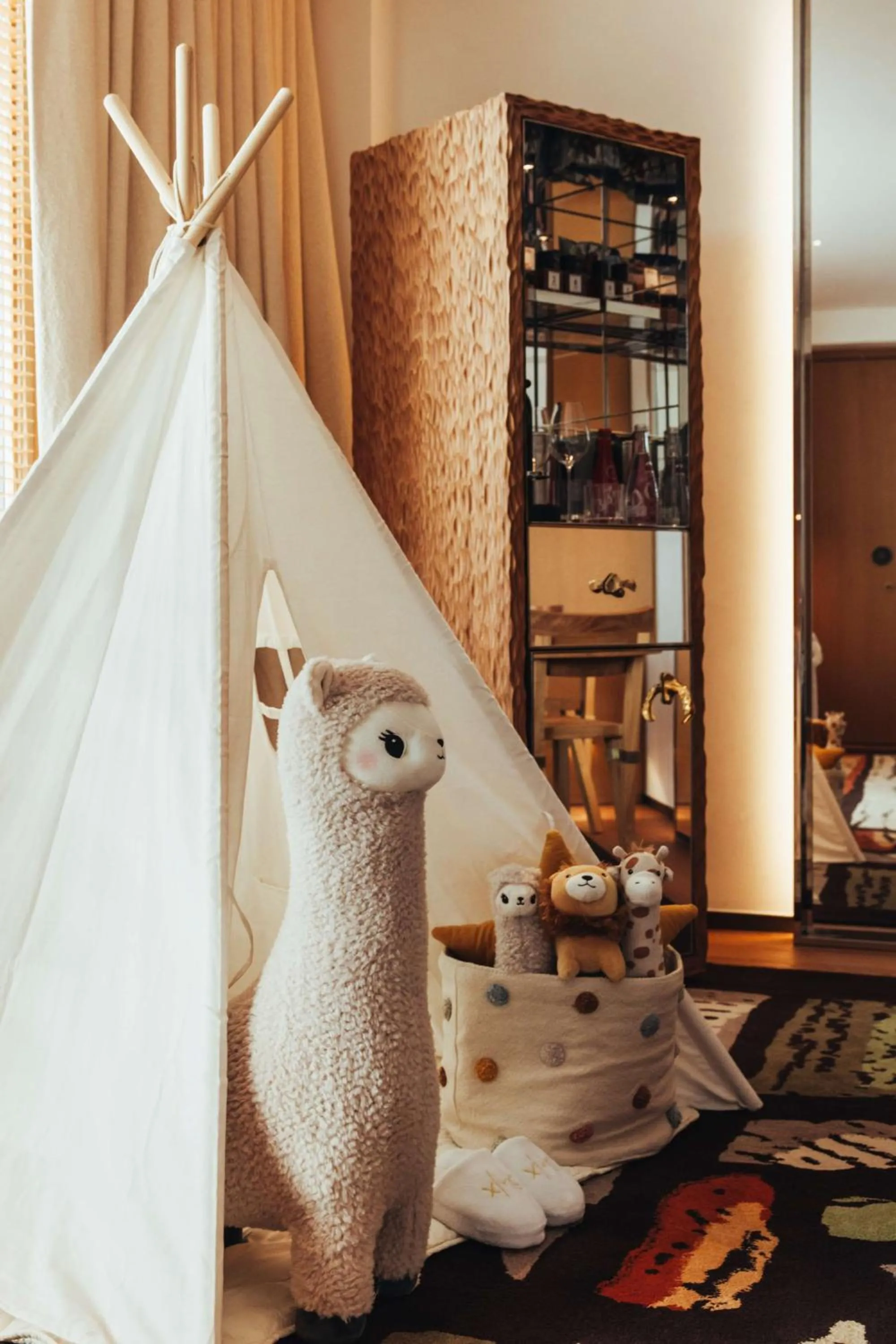 Living room in Hotel SAX Paris, LXR Hotels & Resorts