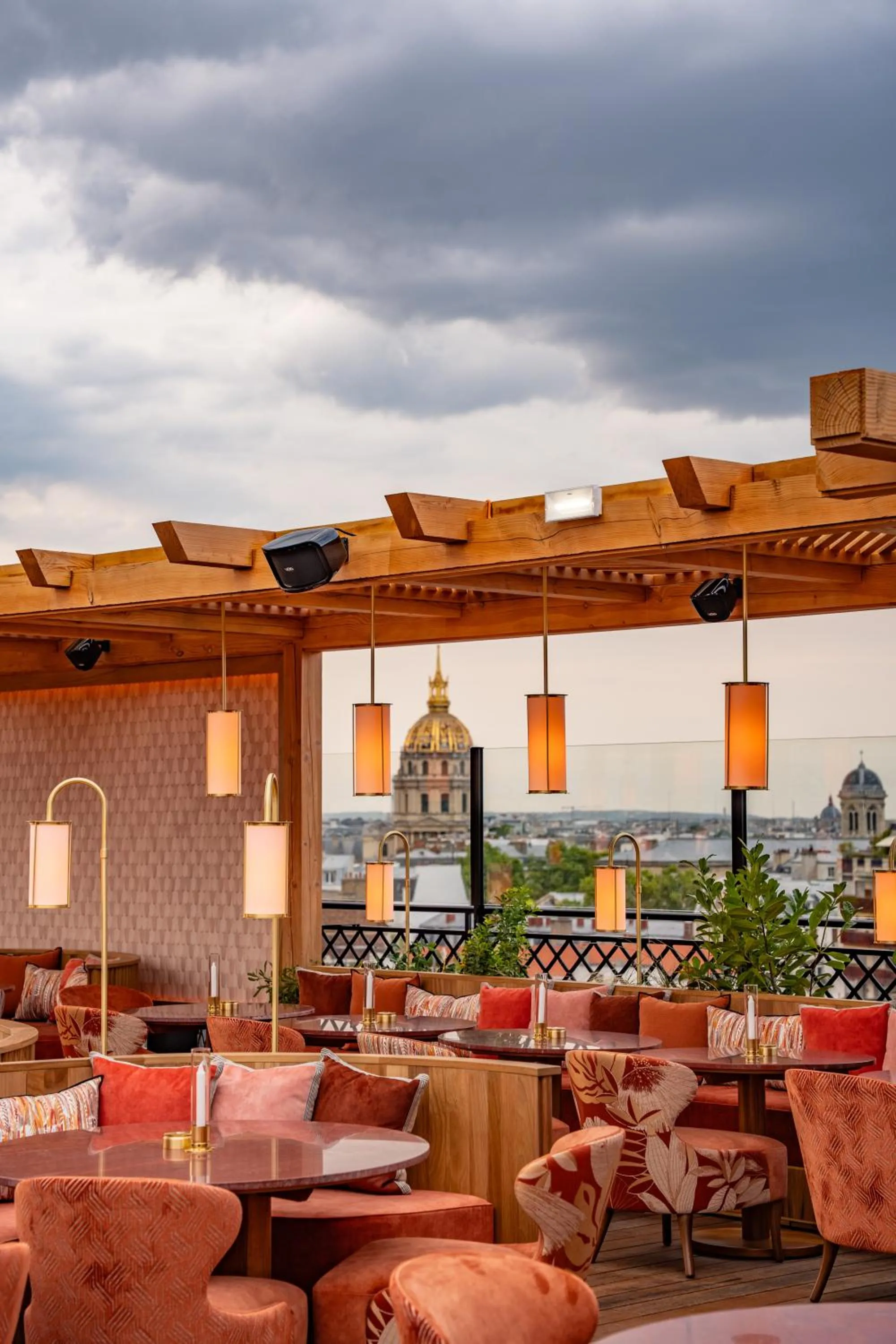 Restaurant/places to eat in Hotel SAX Paris, LXR Hotels & Resorts