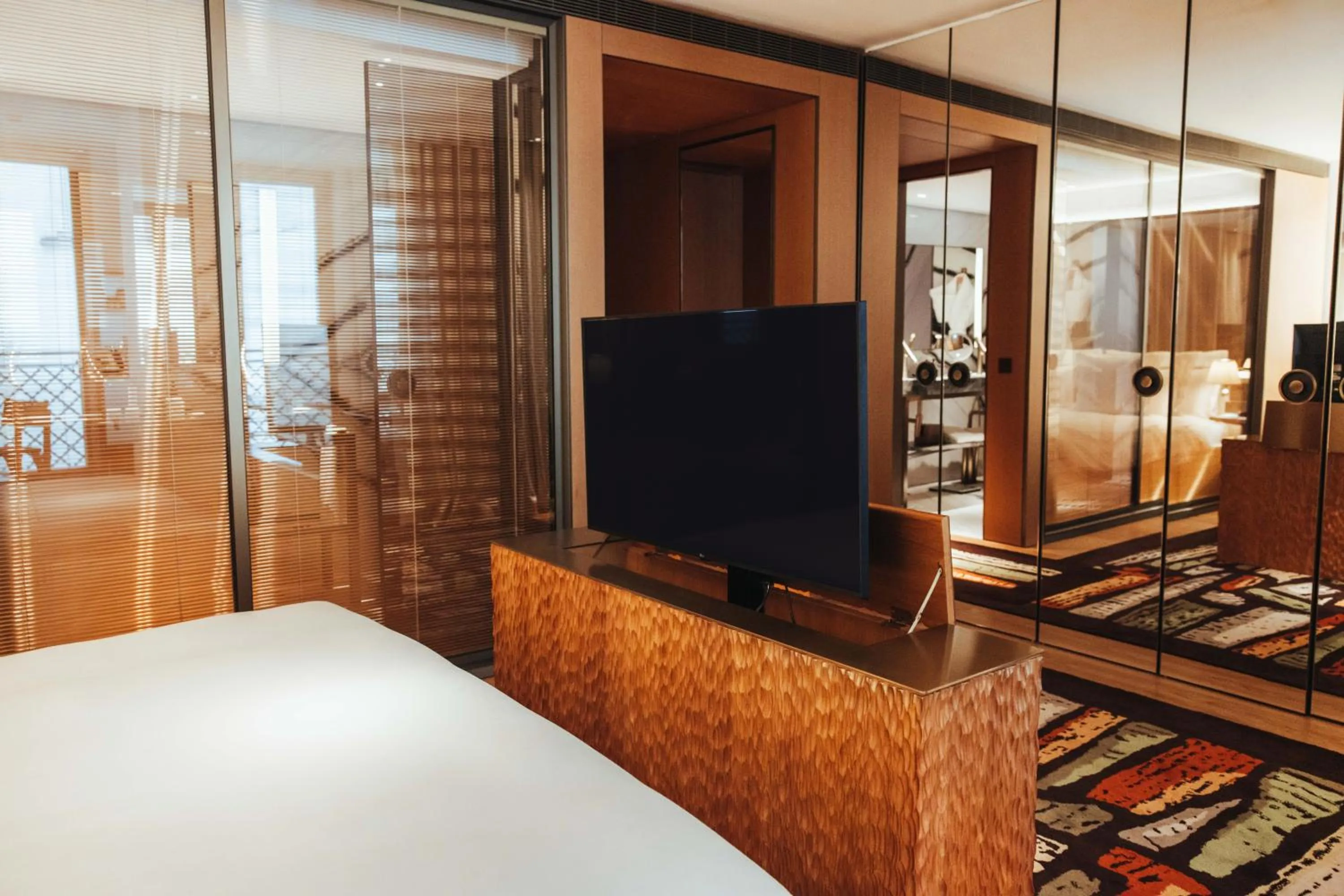 Bed in Hotel SAX Paris, LXR Hotels & Resorts