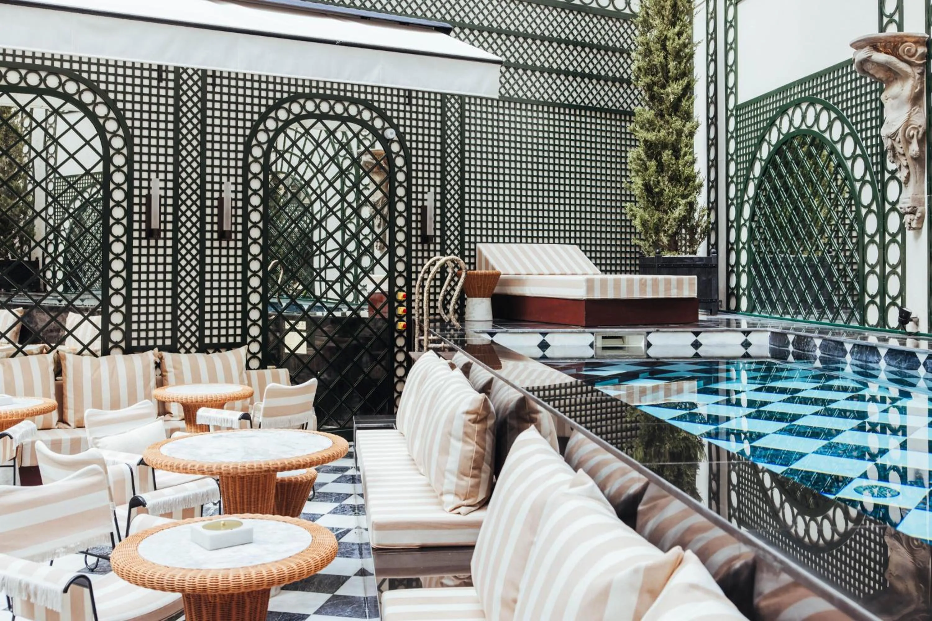 Lobby or reception in Hotel SAX Paris, LXR Hotels & Resorts