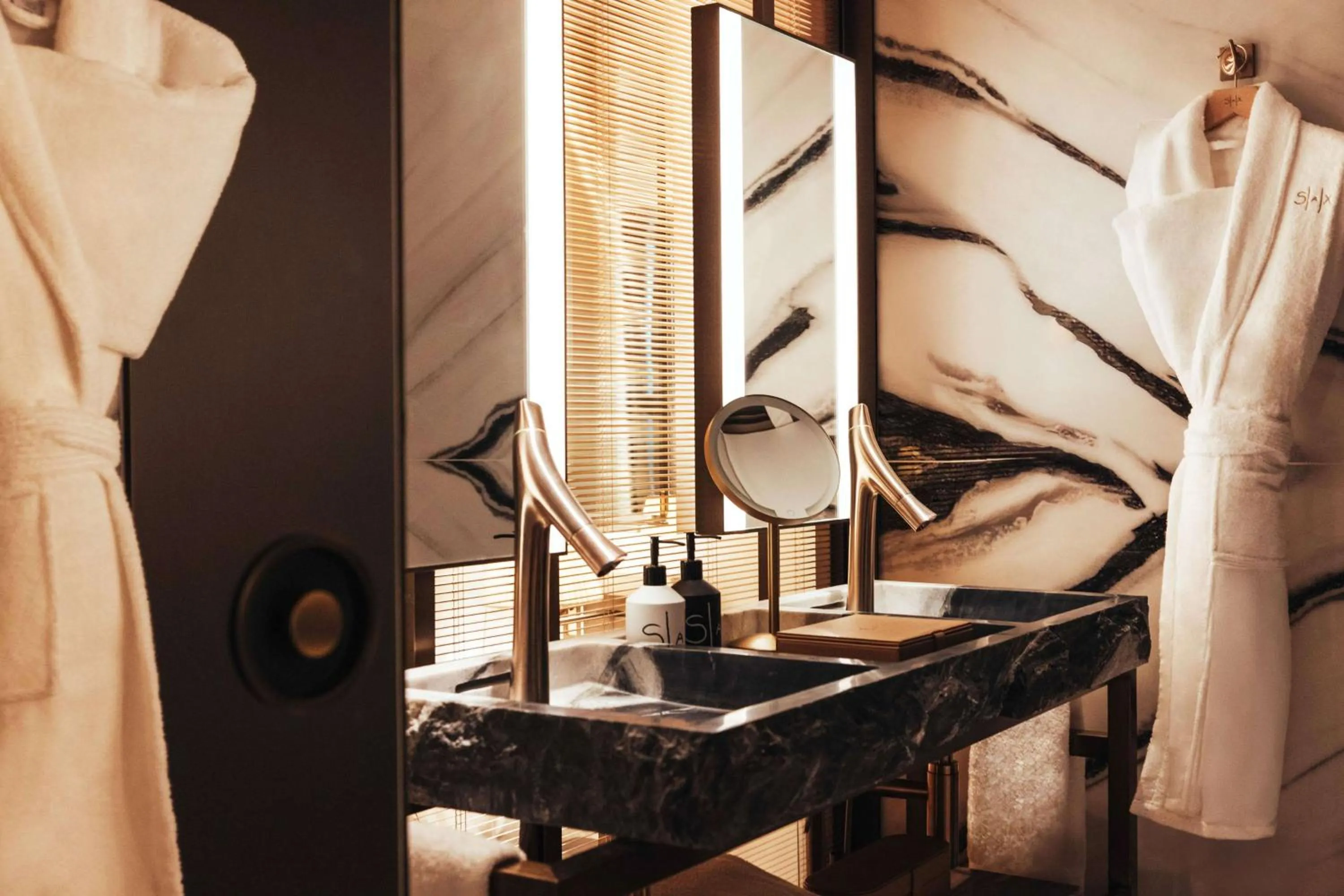 Bathroom in Hotel SAX Paris, LXR Hotels & Resorts