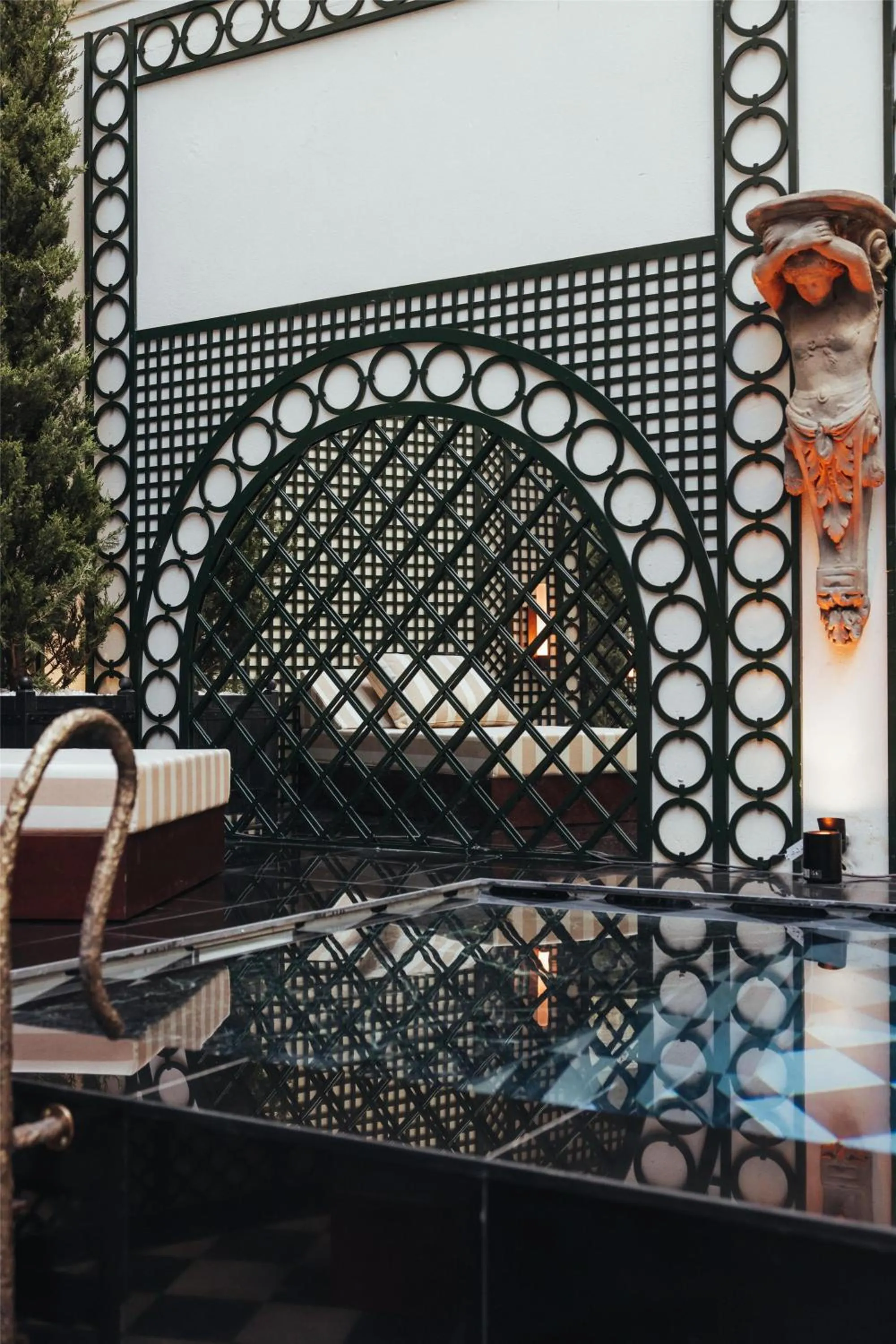 Lobby or reception in Hotel SAX Paris, LXR Hotels & Resorts