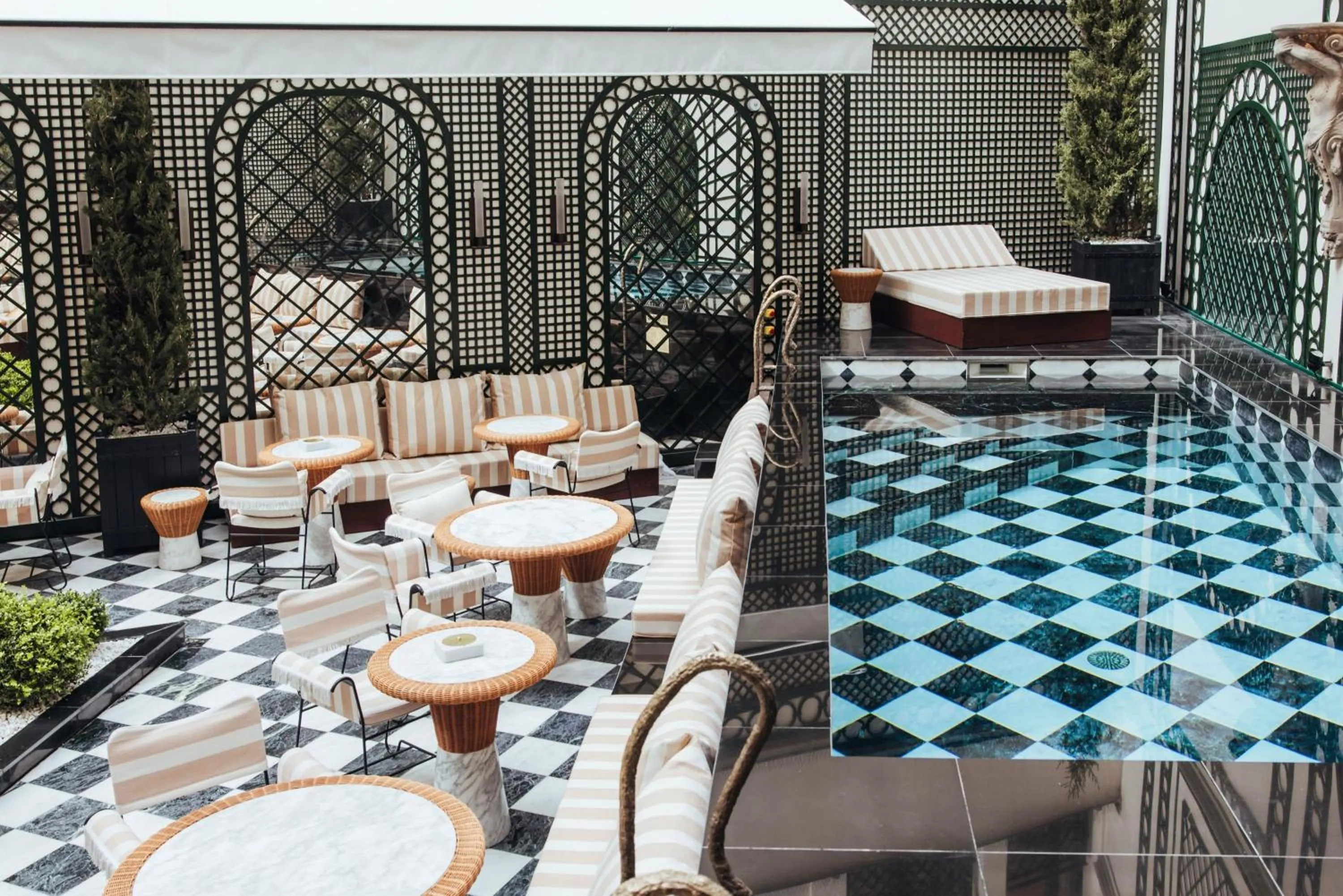 Lobby or reception in Hotel SAX Paris, LXR Hotels & Resorts