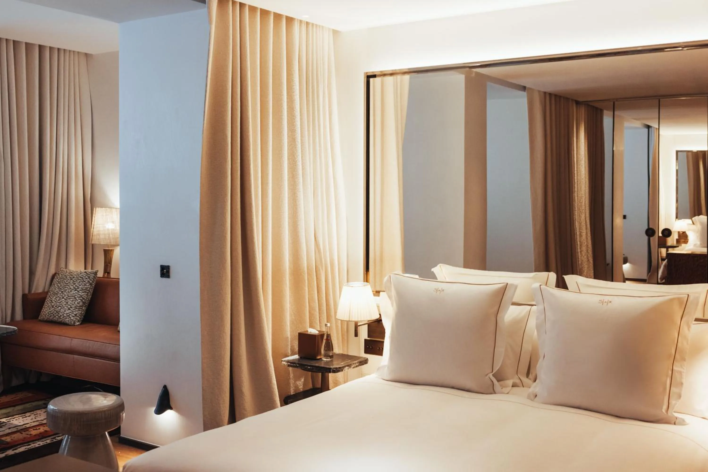 Bed in Hotel SAX Paris, LXR Hotels & Resorts