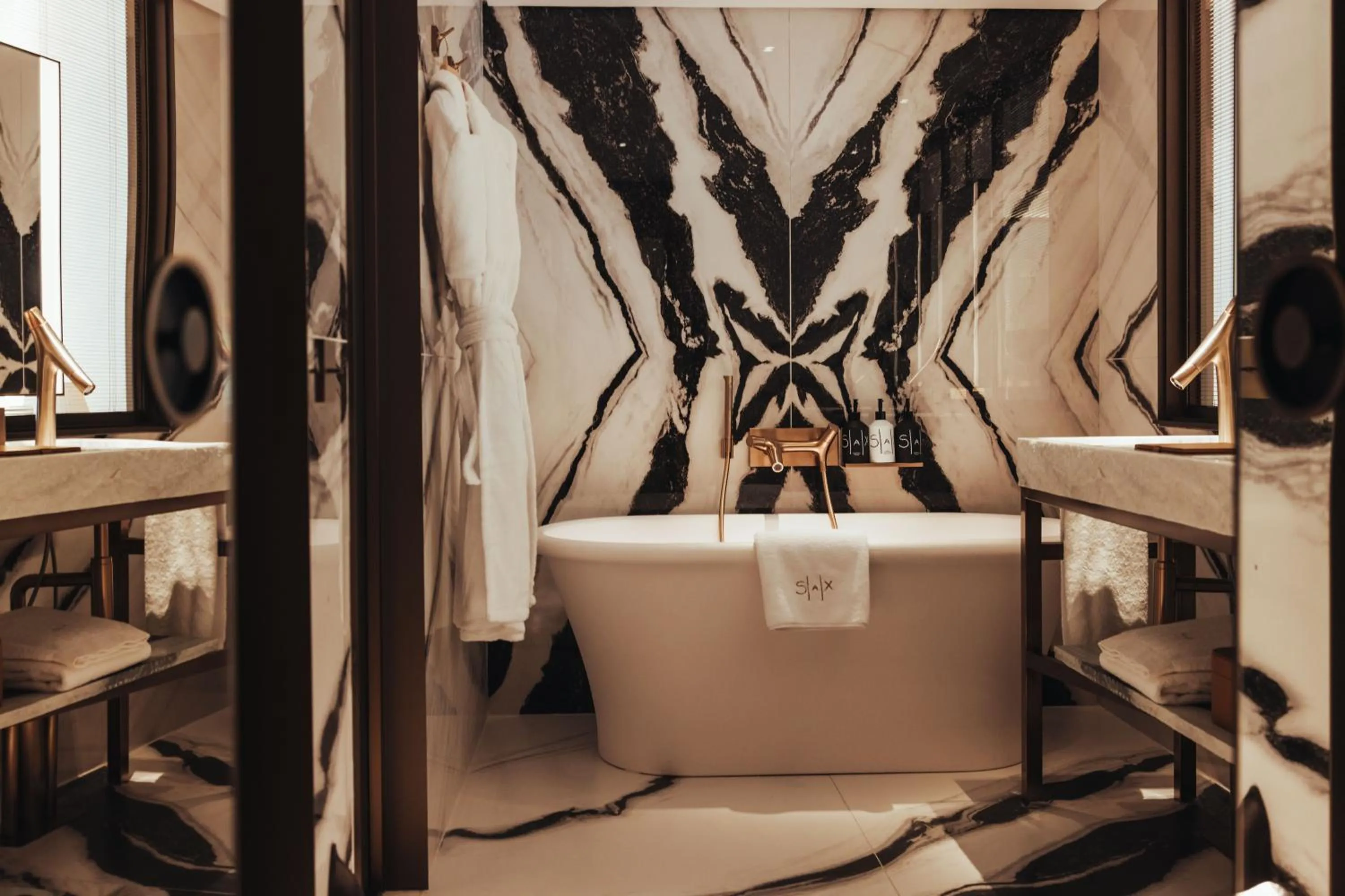Bathroom in Hotel SAX Paris, LXR Hotels & Resorts