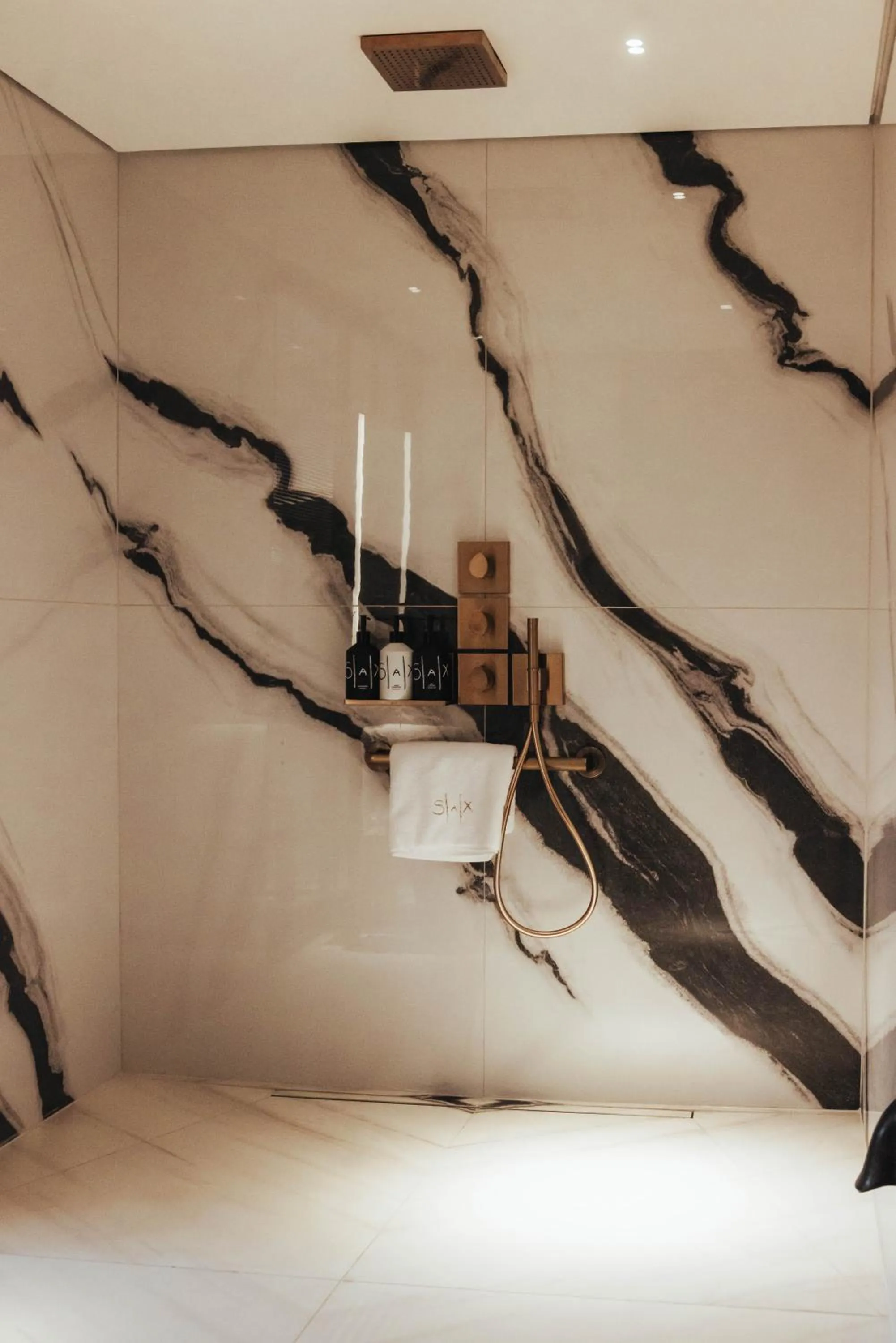 Bathroom in Hotel SAX Paris, LXR Hotels & Resorts