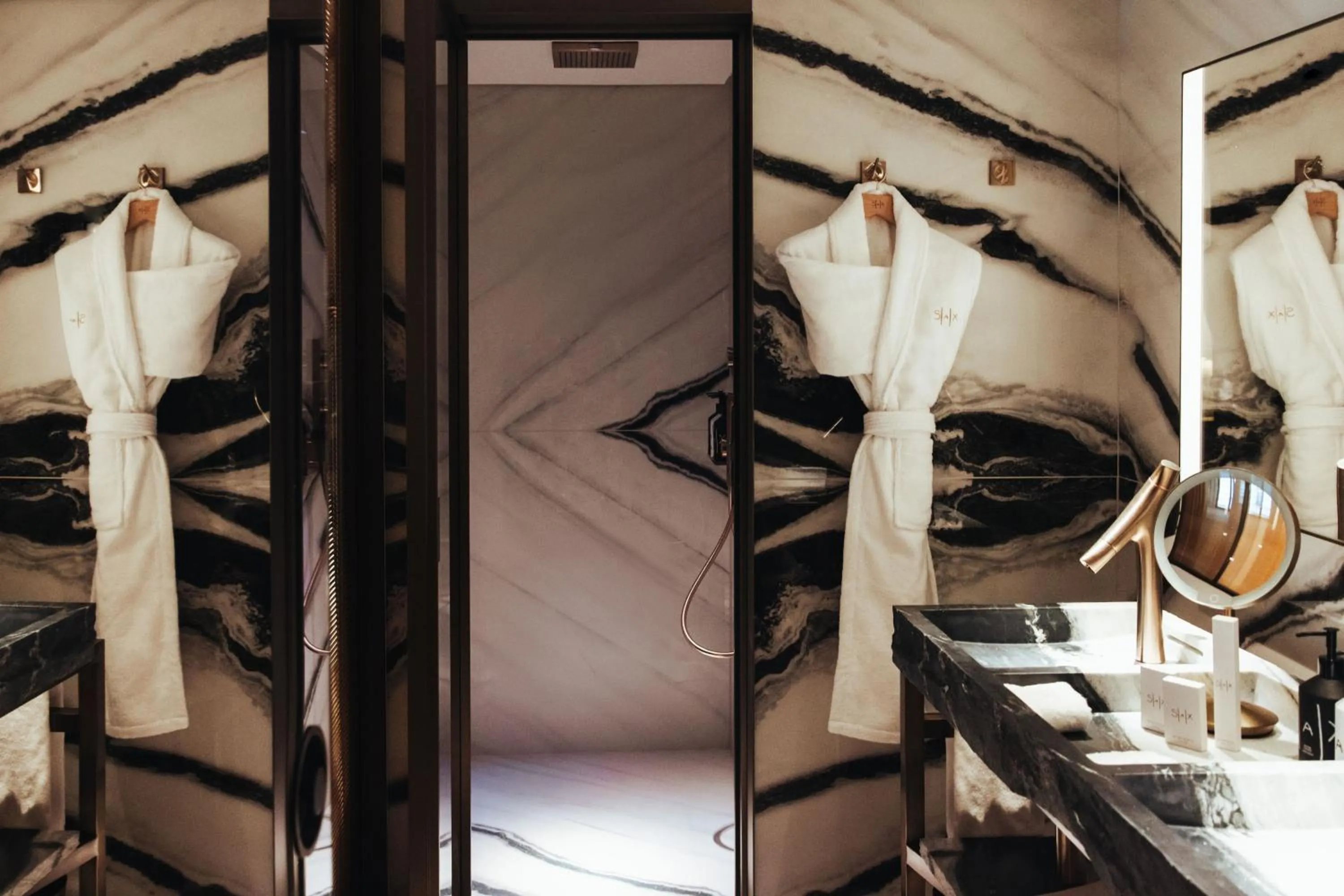 Bathroom in Hotel SAX Paris, LXR Hotels & Resorts