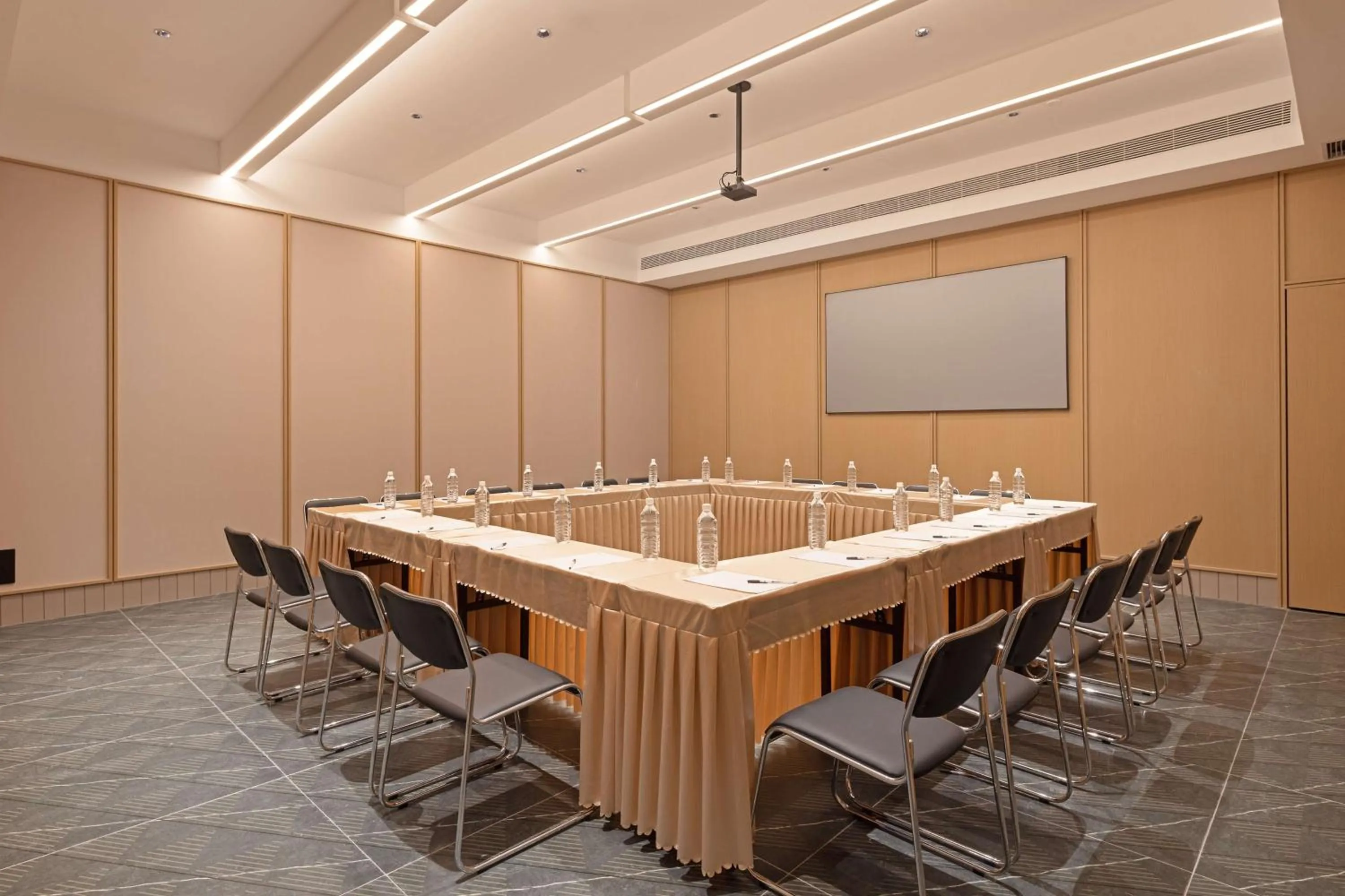 Meeting/conference room in Hilton Garden Inn Harbin Haxi