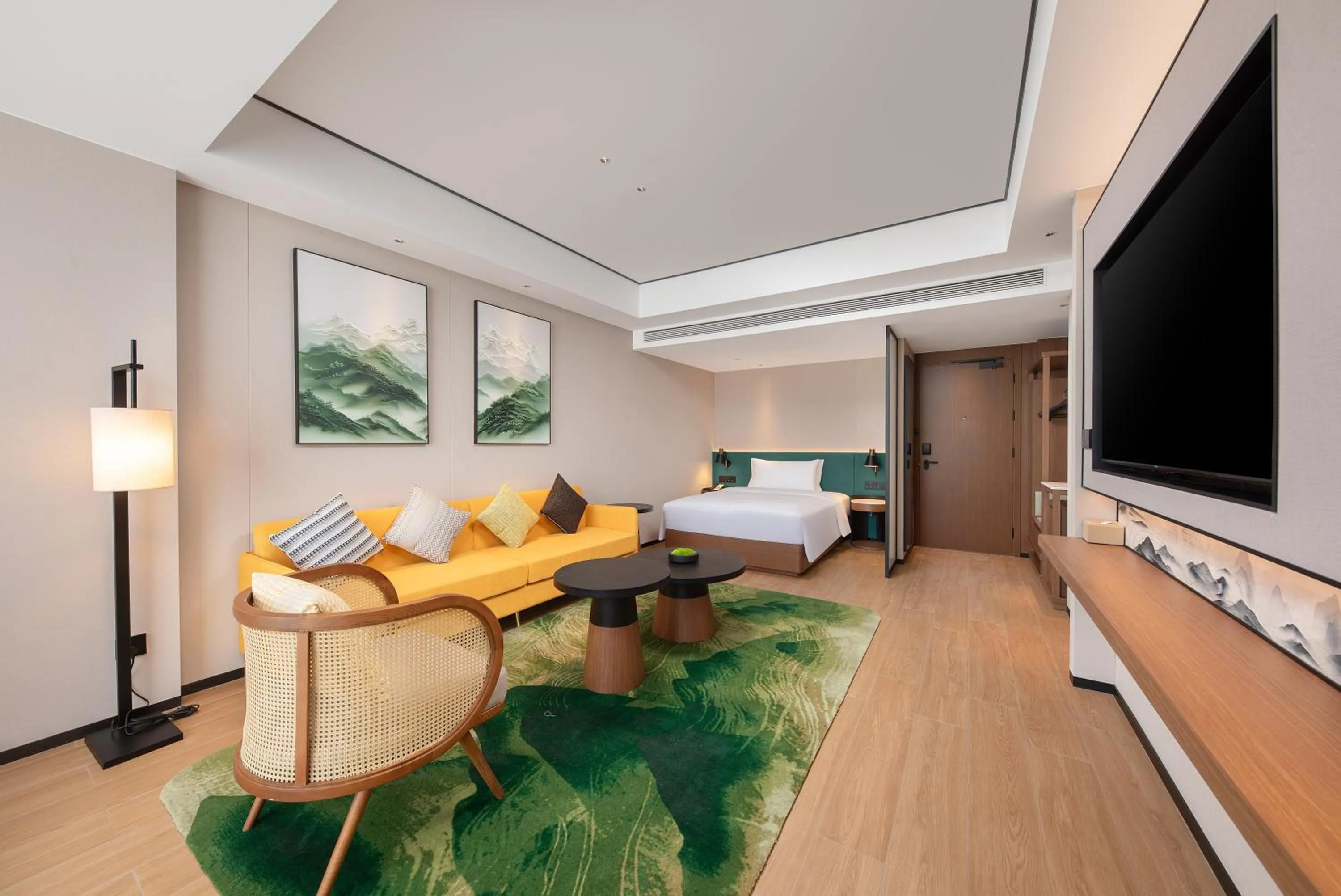 Mountain view, Bed in Hilton Garden Inn Zhangjiajie Wulingyuan