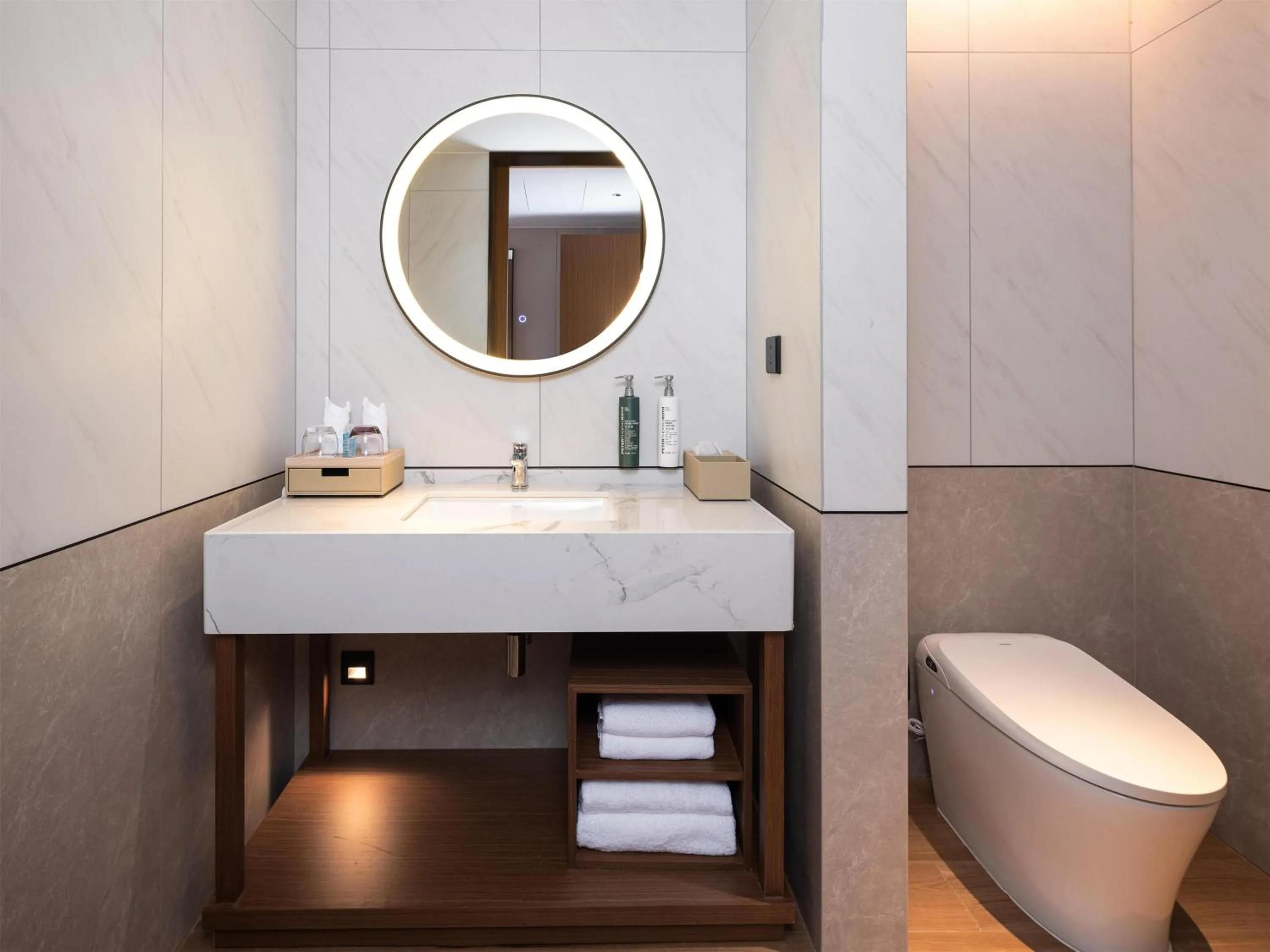 Bathroom in Hilton Garden Inn Zhangjiajie Wulingyuan