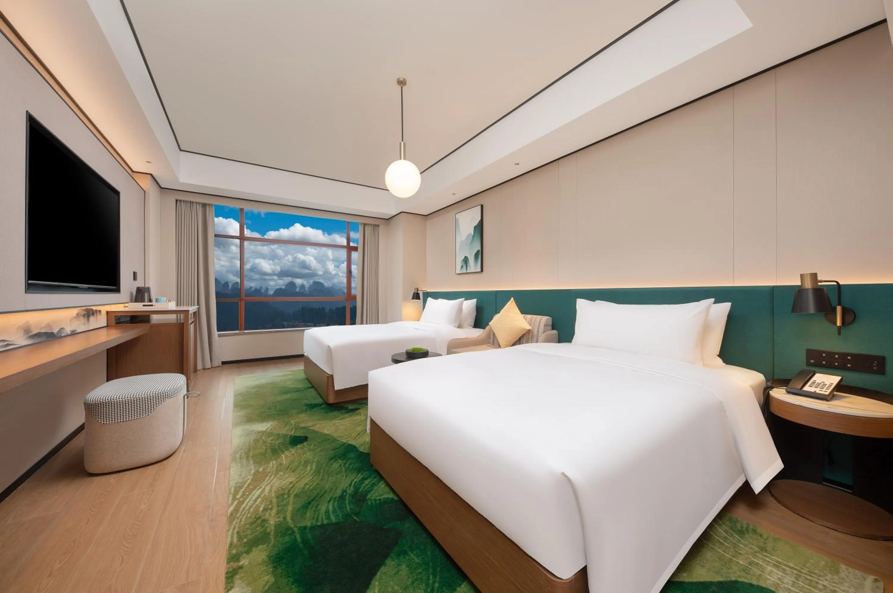 Mountain view, Bed in Hilton Garden Inn Zhangjiajie Wulingyuan