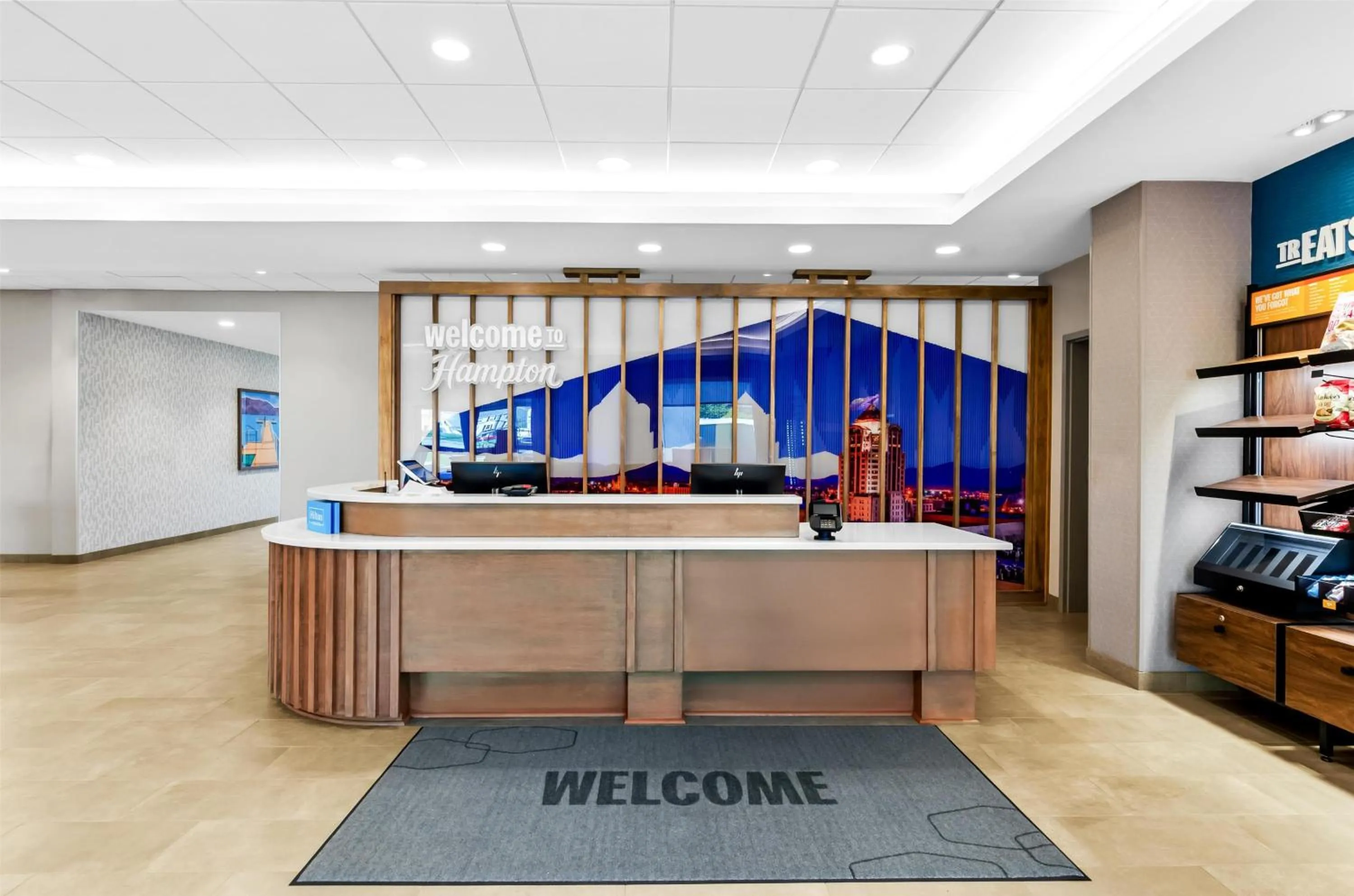 Lobby or reception in Hampton Inn Daleville