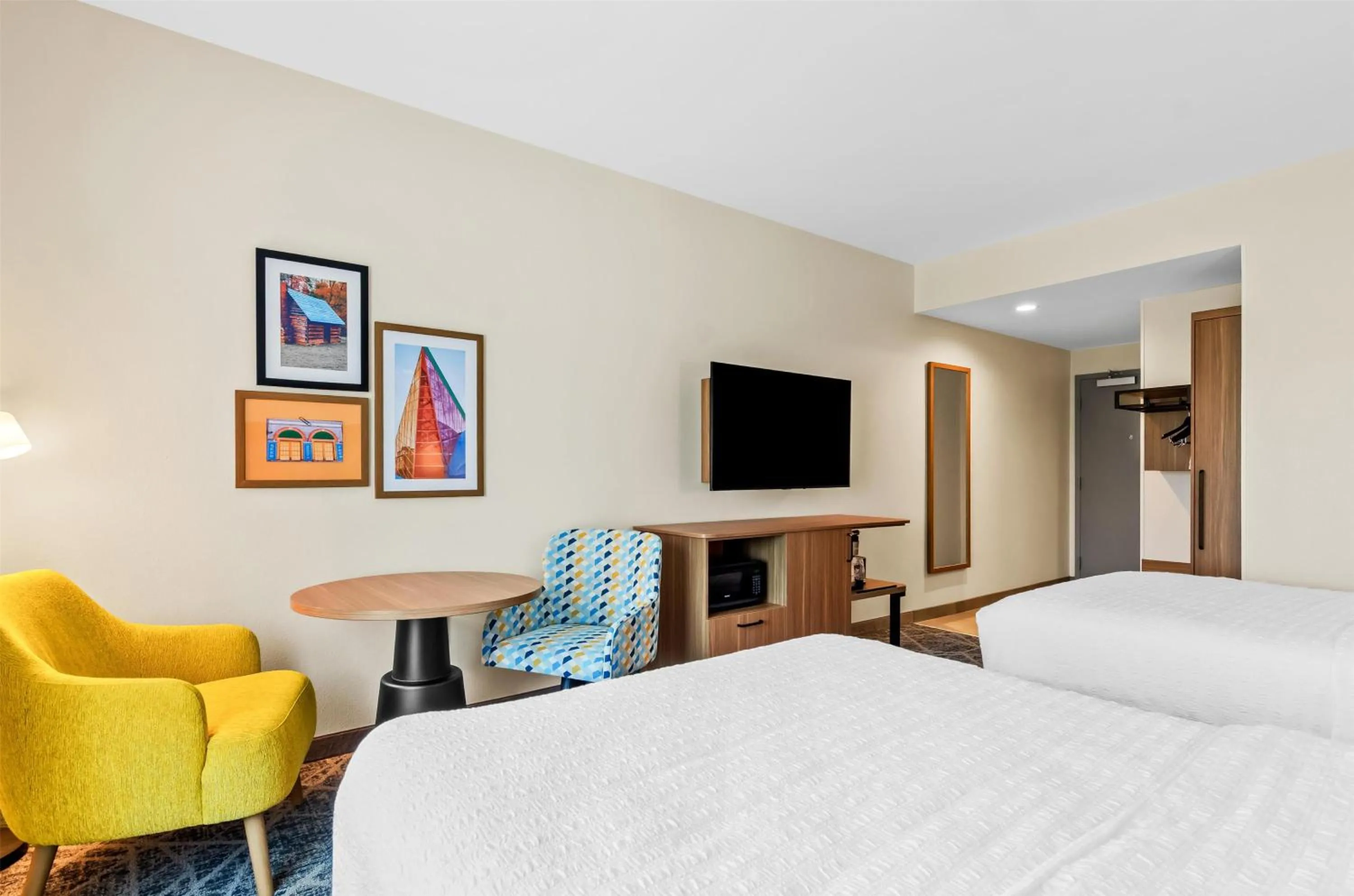 Bed in Hampton Inn Daleville