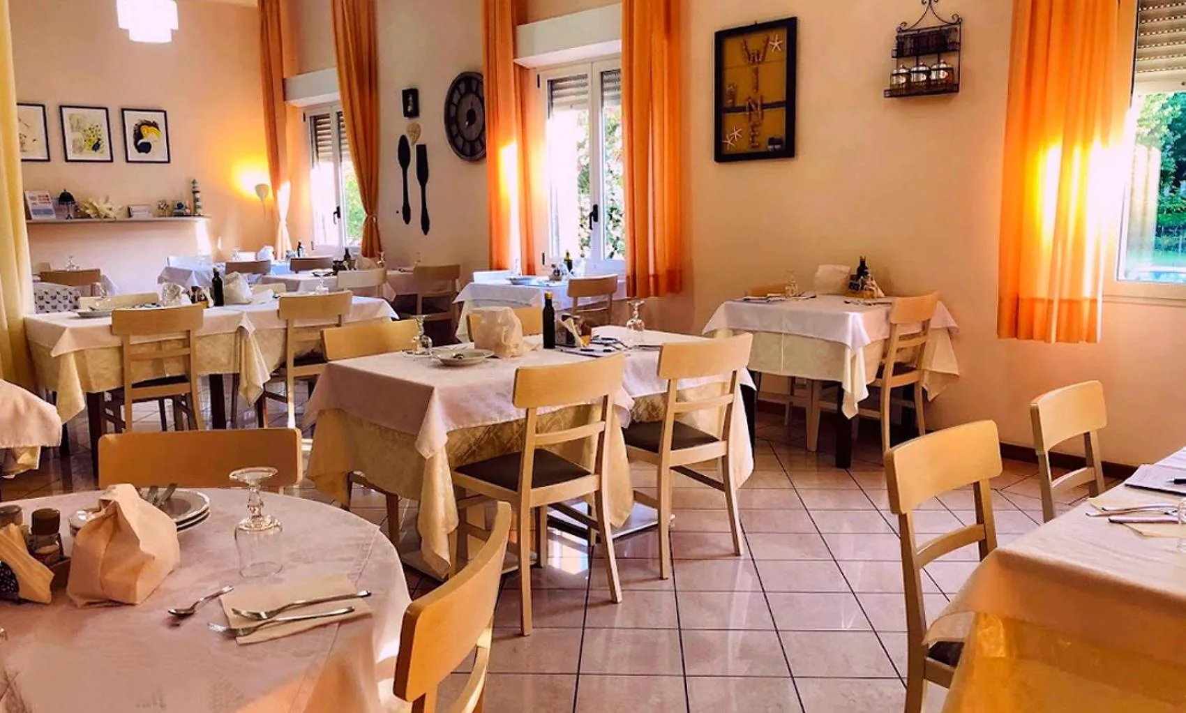Restaurant/places to eat in Villa Gioiosa Beach & Water Park B&B