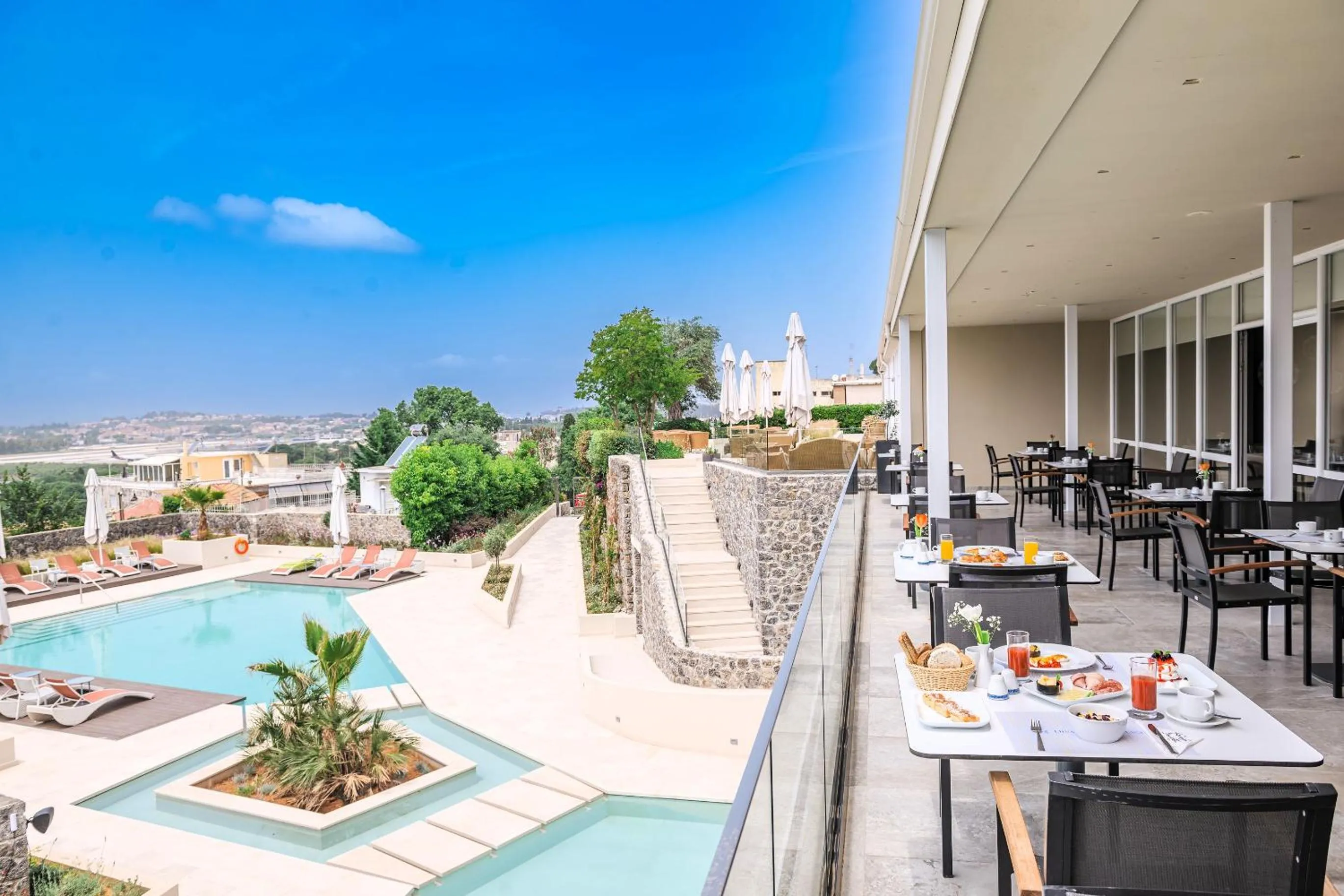 Restaurant/places to eat in Divani Corfu Palace