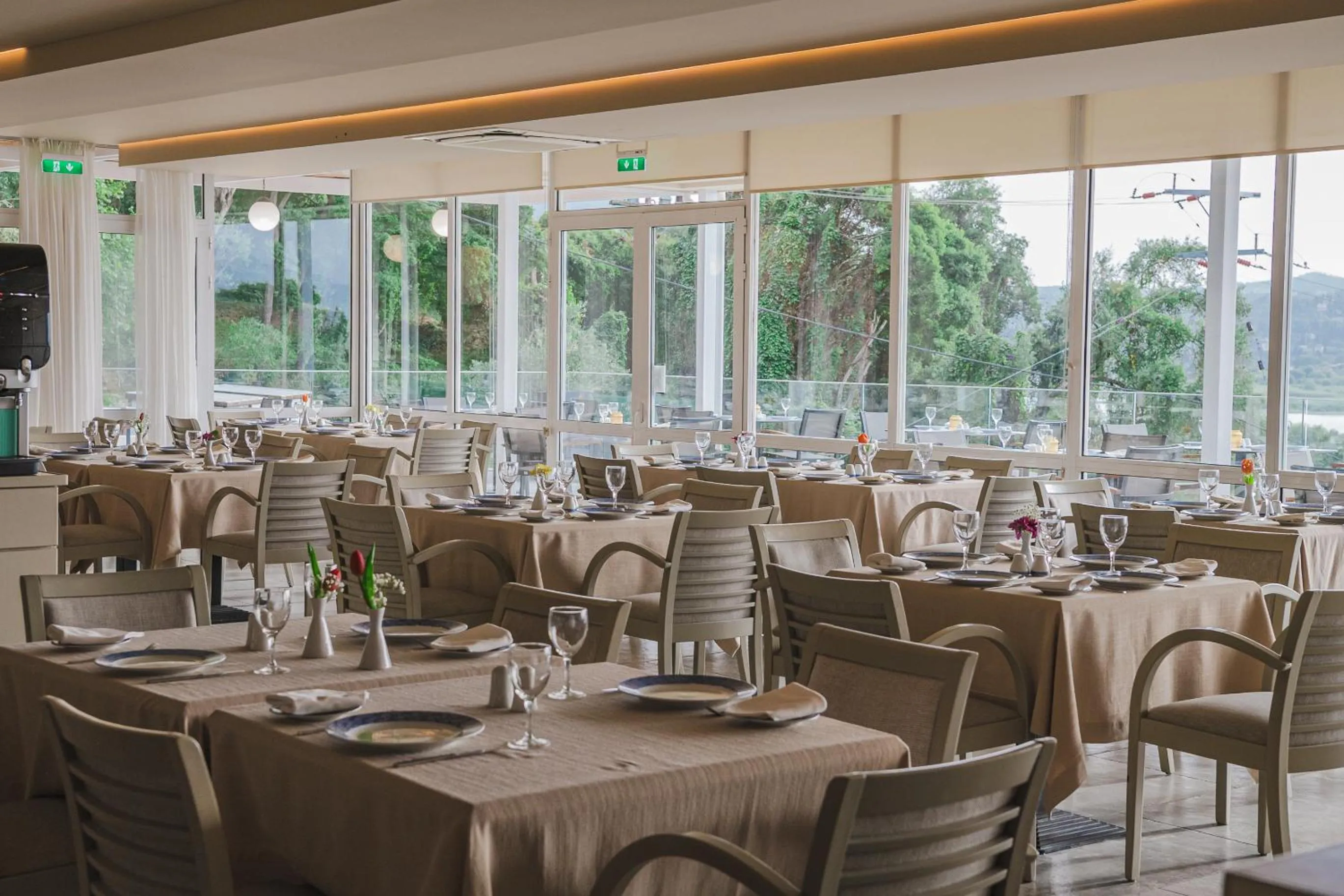 Restaurant/places to eat in Divani Corfu Palace