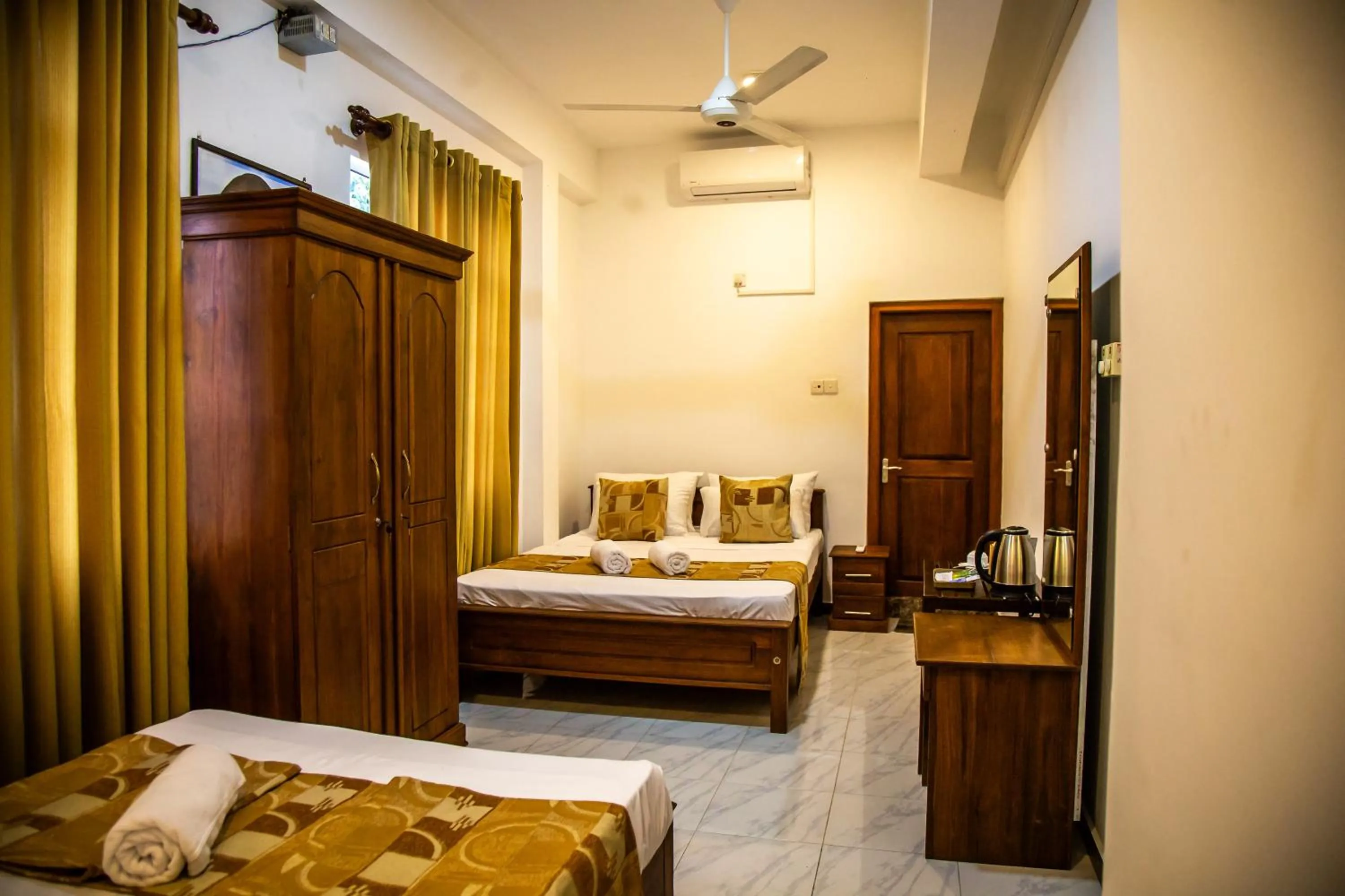 Bedroom, Bed in Hotel Silver Horse Dambulla