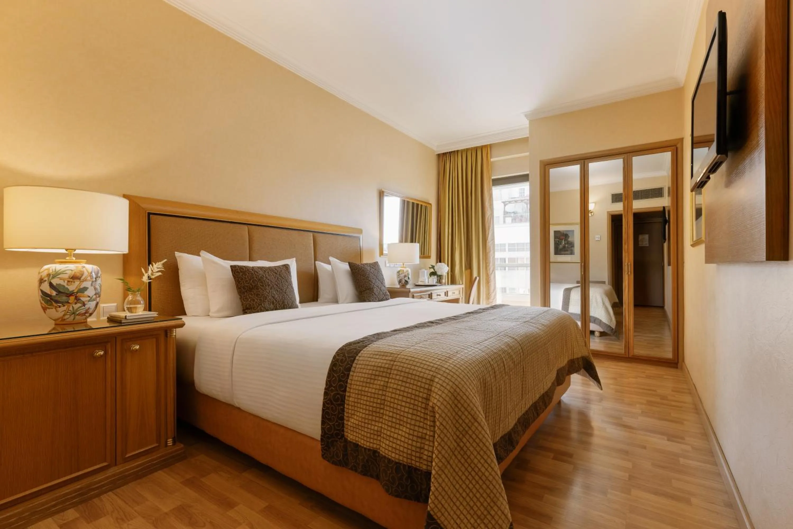 Bedroom, Bed in Divani Palace Larissa