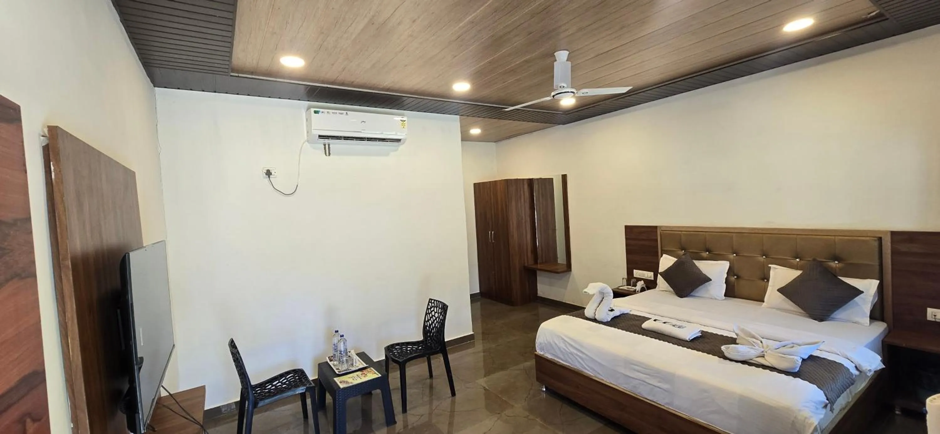 Bed in Farm Stay Mount Abu