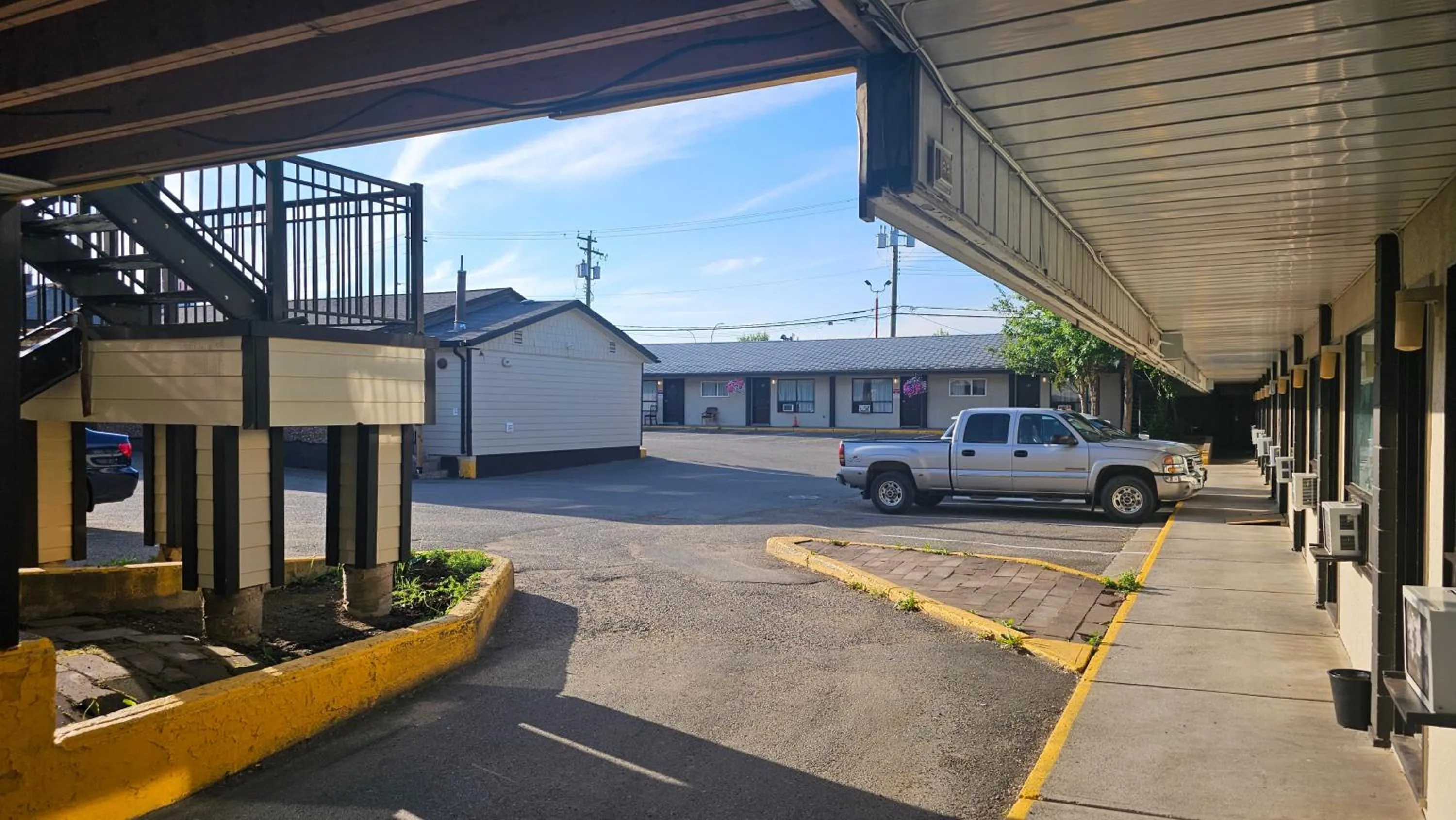 Property building in Camelot Court Motel