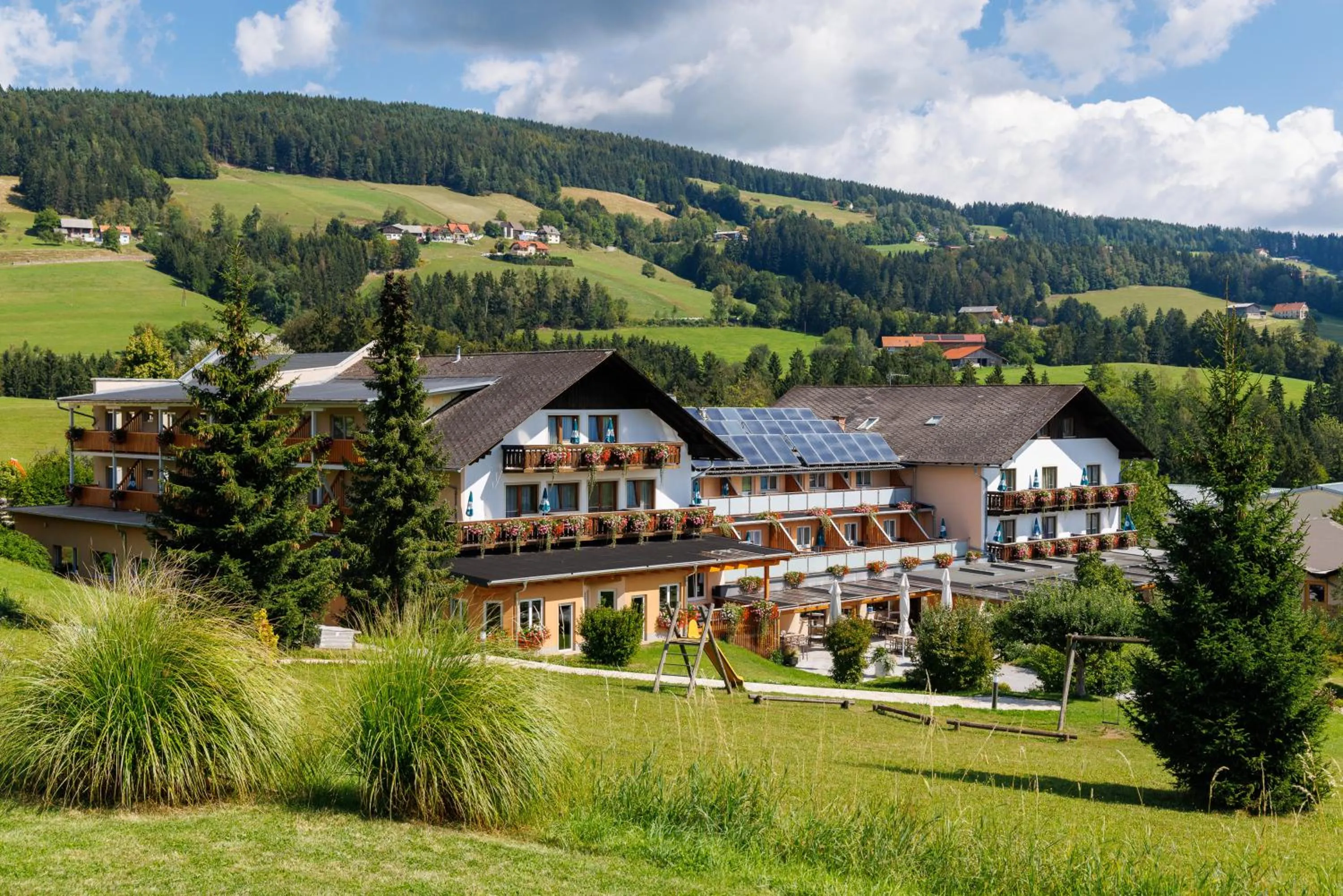Property building in Der Trattner - Hotel Trattnerhof & Hotel Schöcklblick