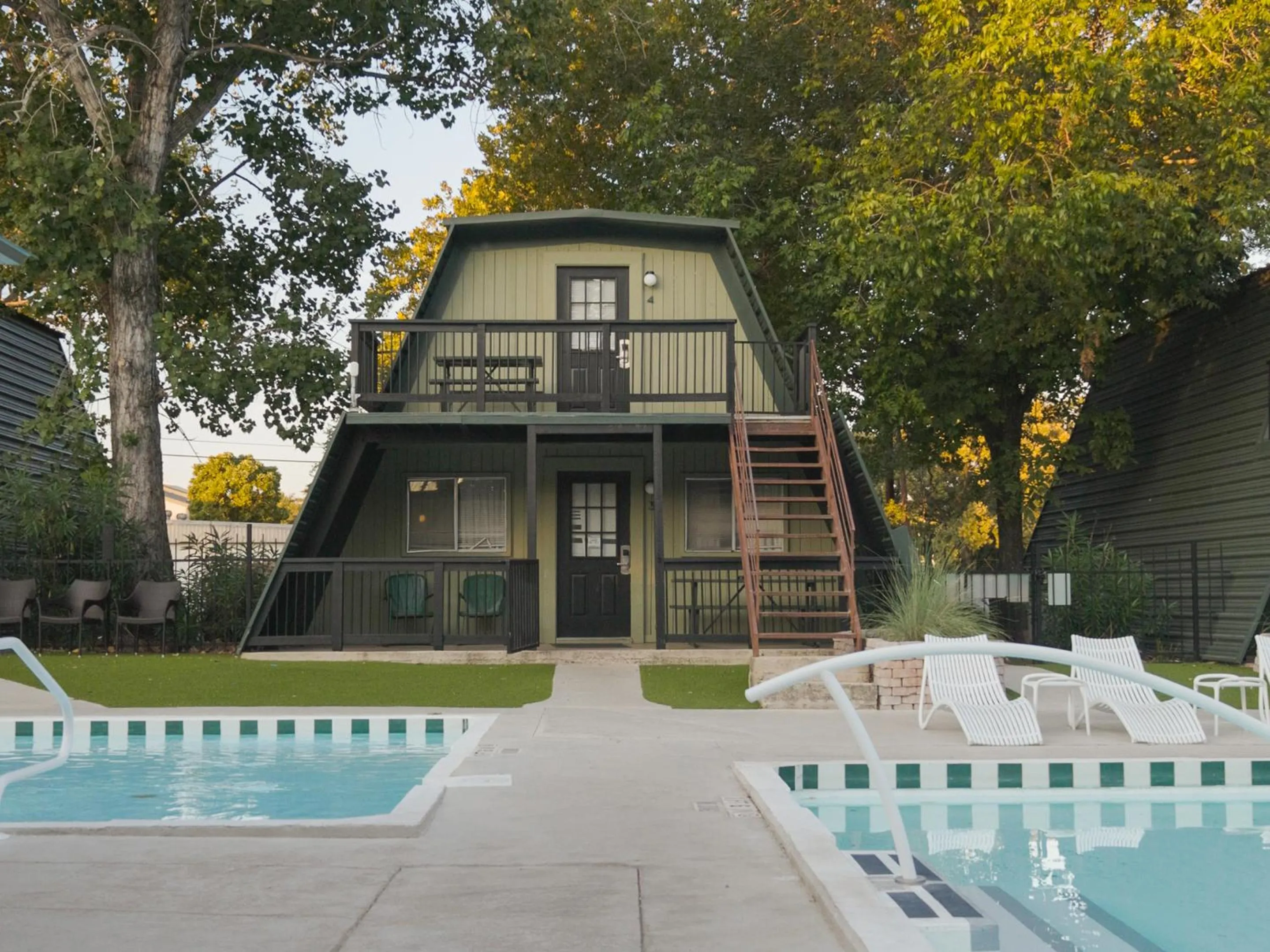 Property building in Heidelberg Lodges