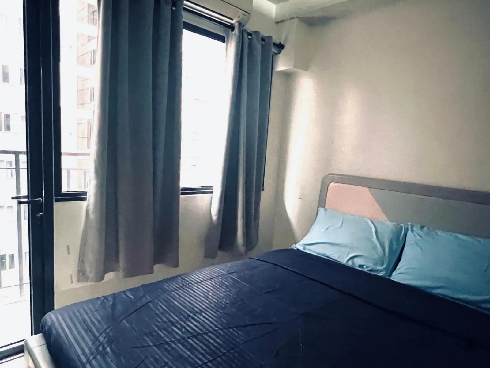 Bedroom, Bed in Mall Of Asia - Aseana Prime Accommodations