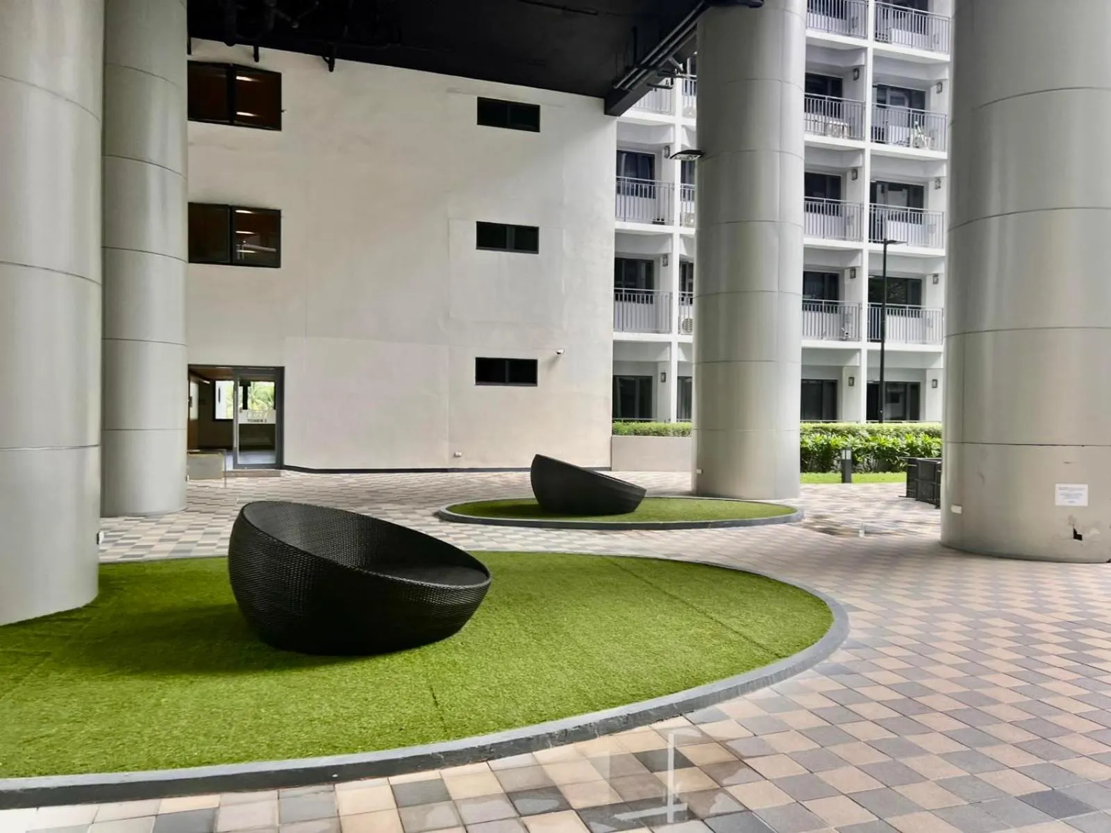 Property building in Mall Of Asia - Aseana Prime Accommodations