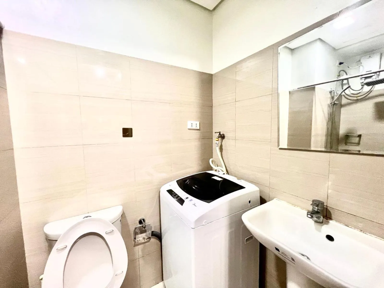 Bathroom in Mall Of Asia - Aseana Prime Accommodations