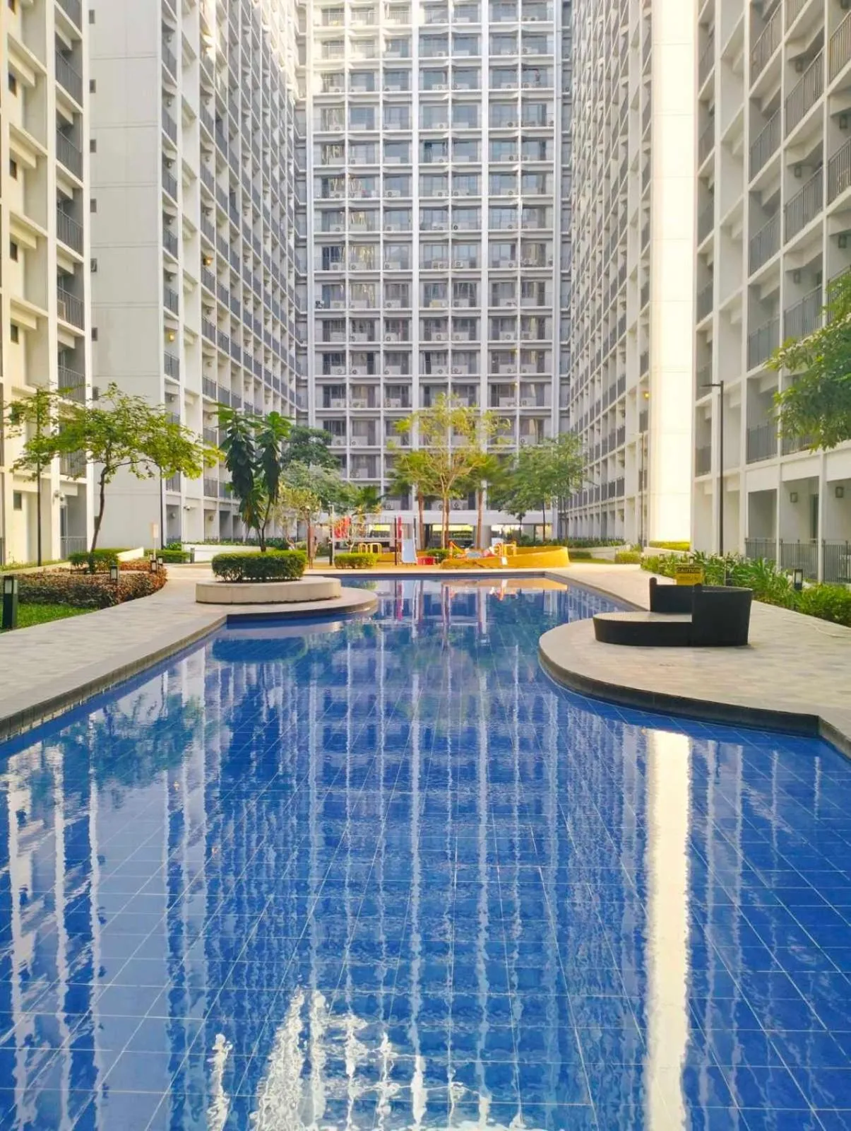 Pool view in Mall Of Asia - Aseana Prime Accommodations